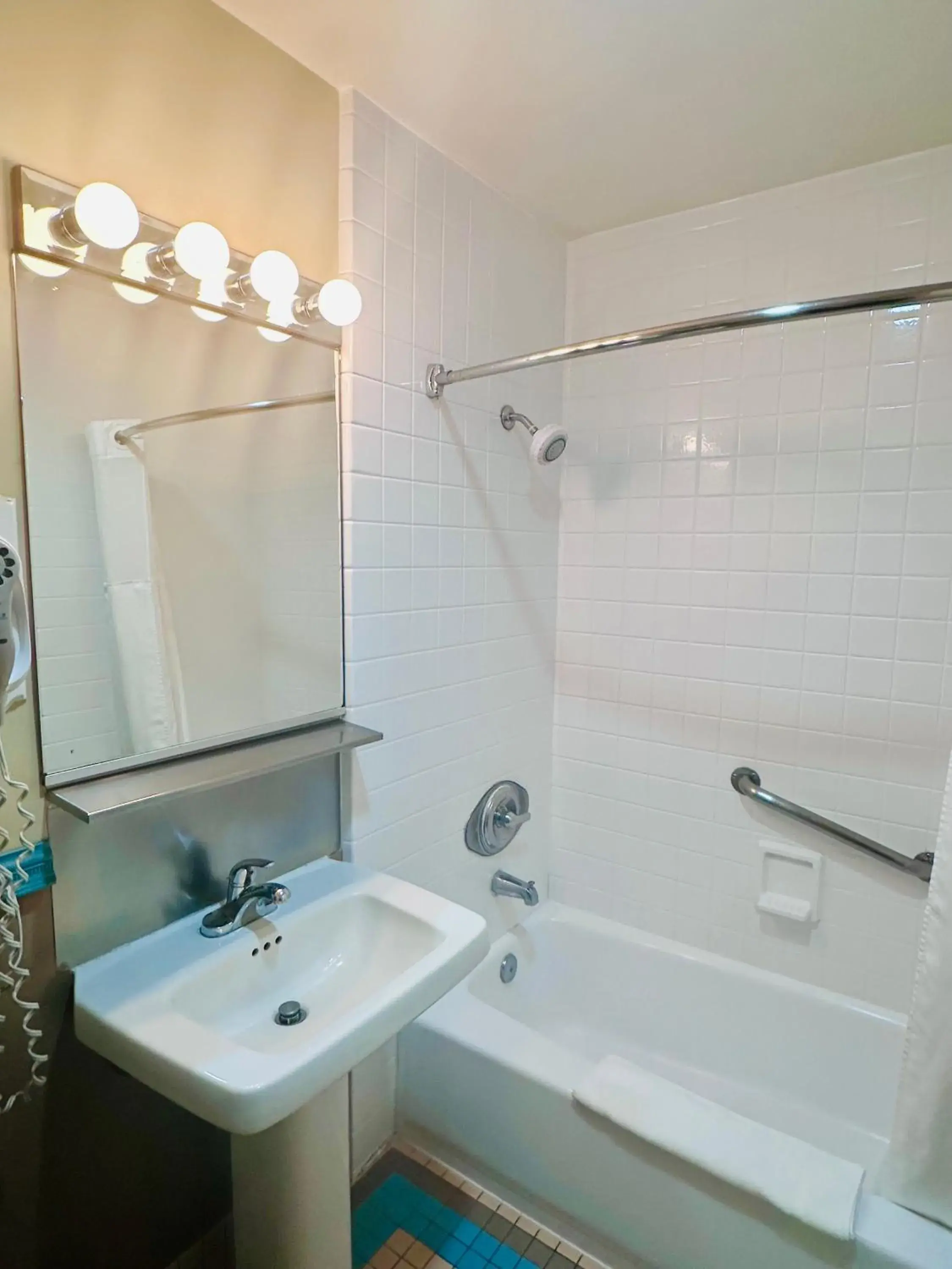 Foghorn Harbor Inn Foghorn Harbor Inn