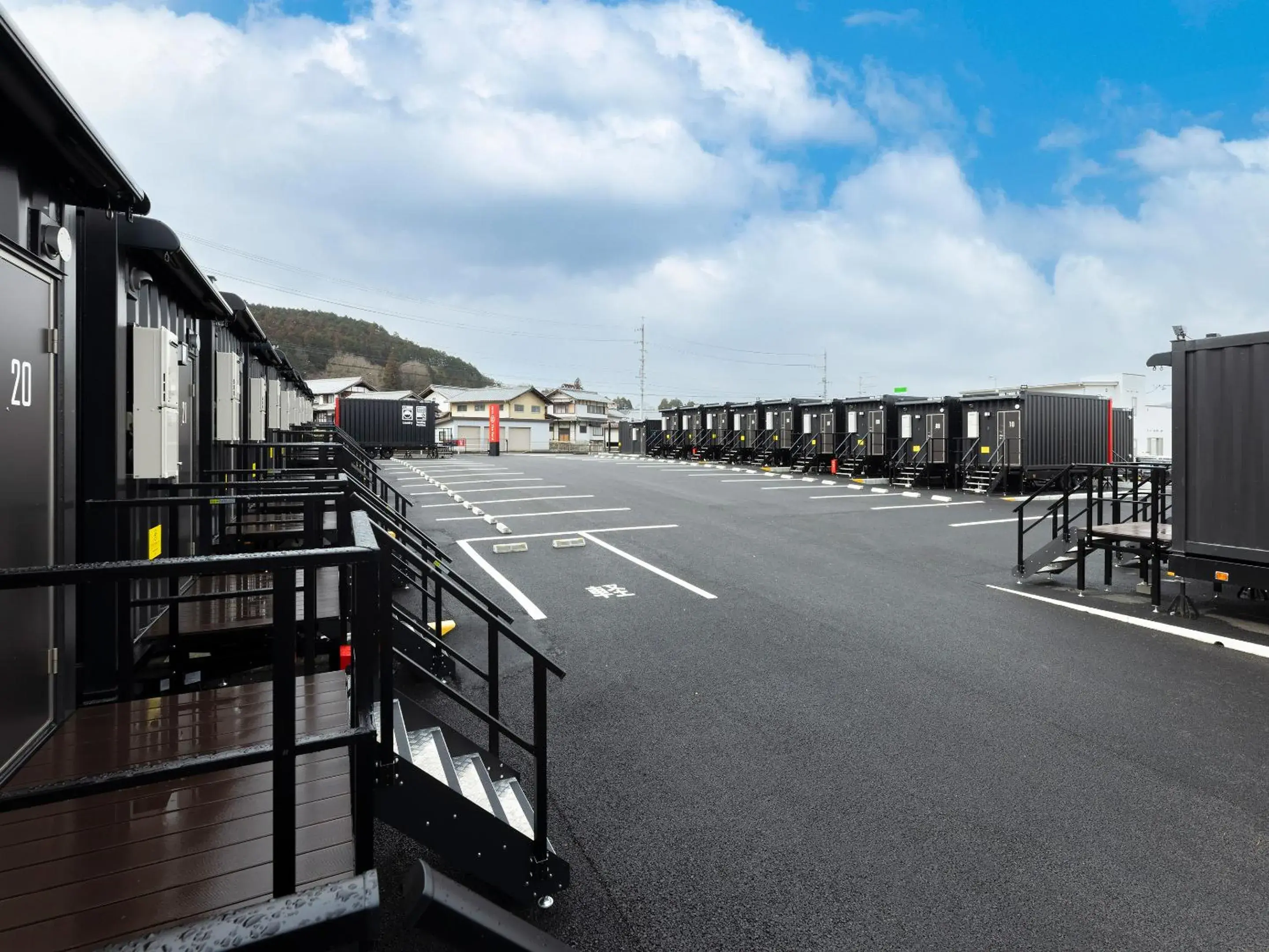 Property building in HOTEL R9 The Yard Ena Property building in HOTEL R9 The Yard Ena