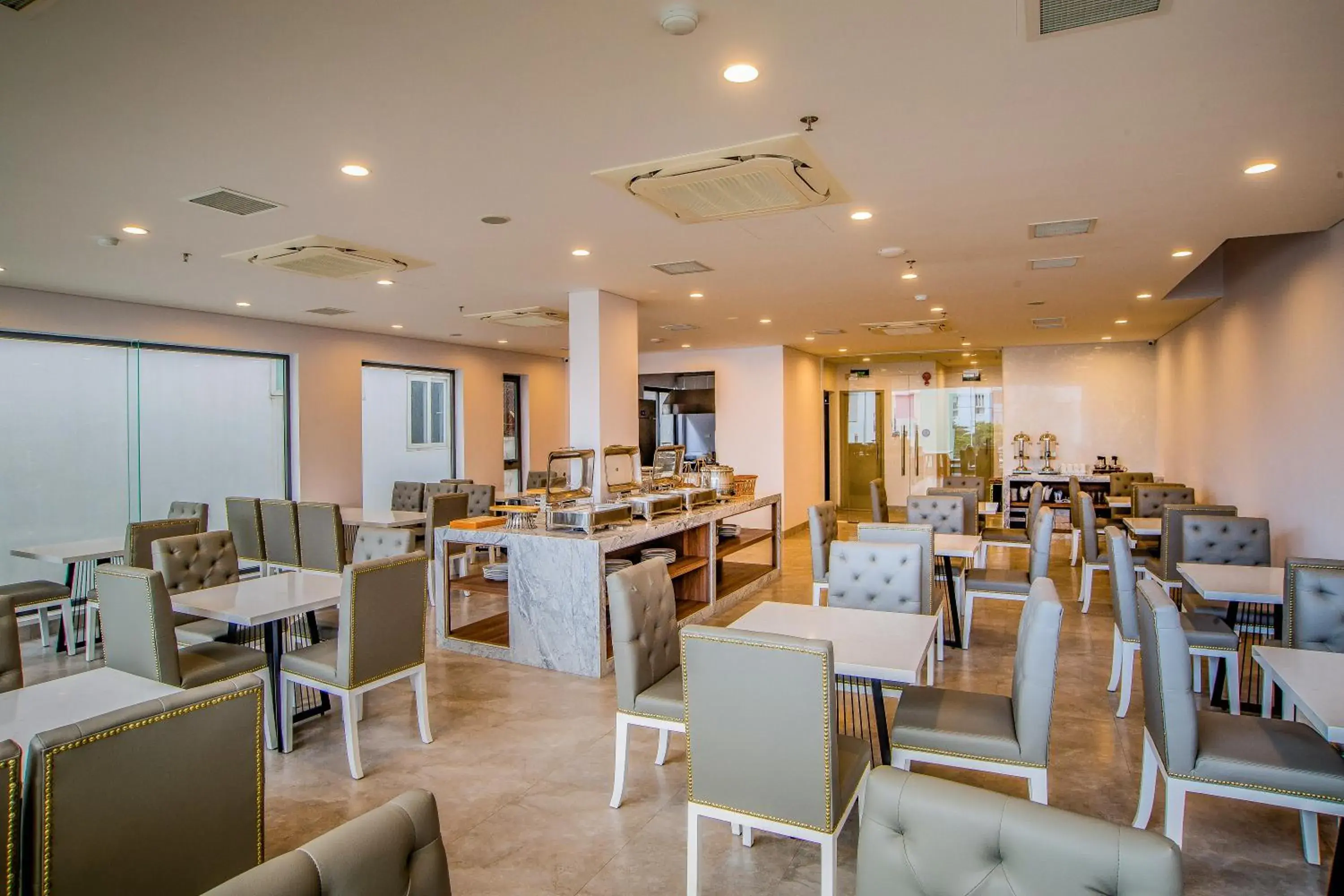 Restaurant/places to eat in Sea Light Hotel Da Nang Restaurant/places to eat in Sea Light Hotel Da Nang