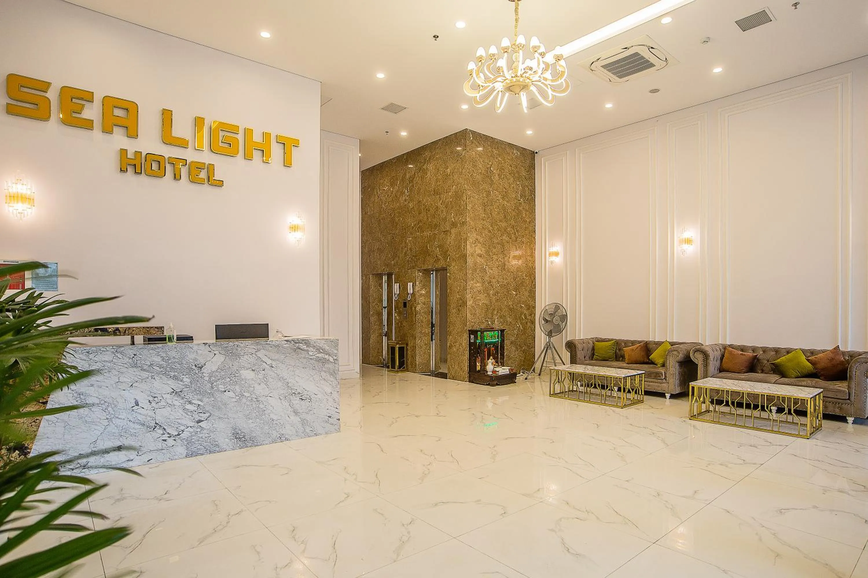 concierge in Sea Light Hotel Da Nang