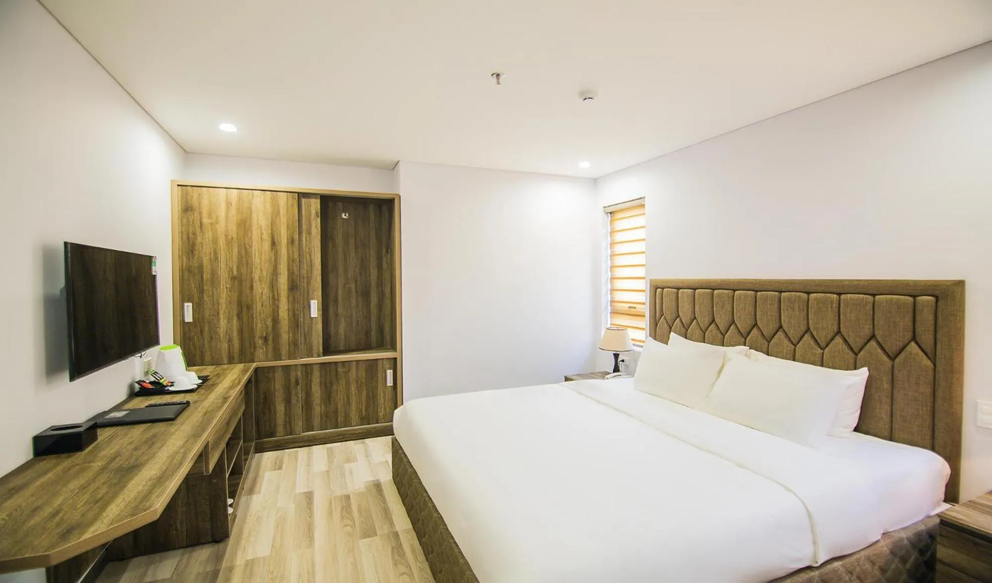 Photo of the whole room, Bed in Sea Light Hotel Da Nang