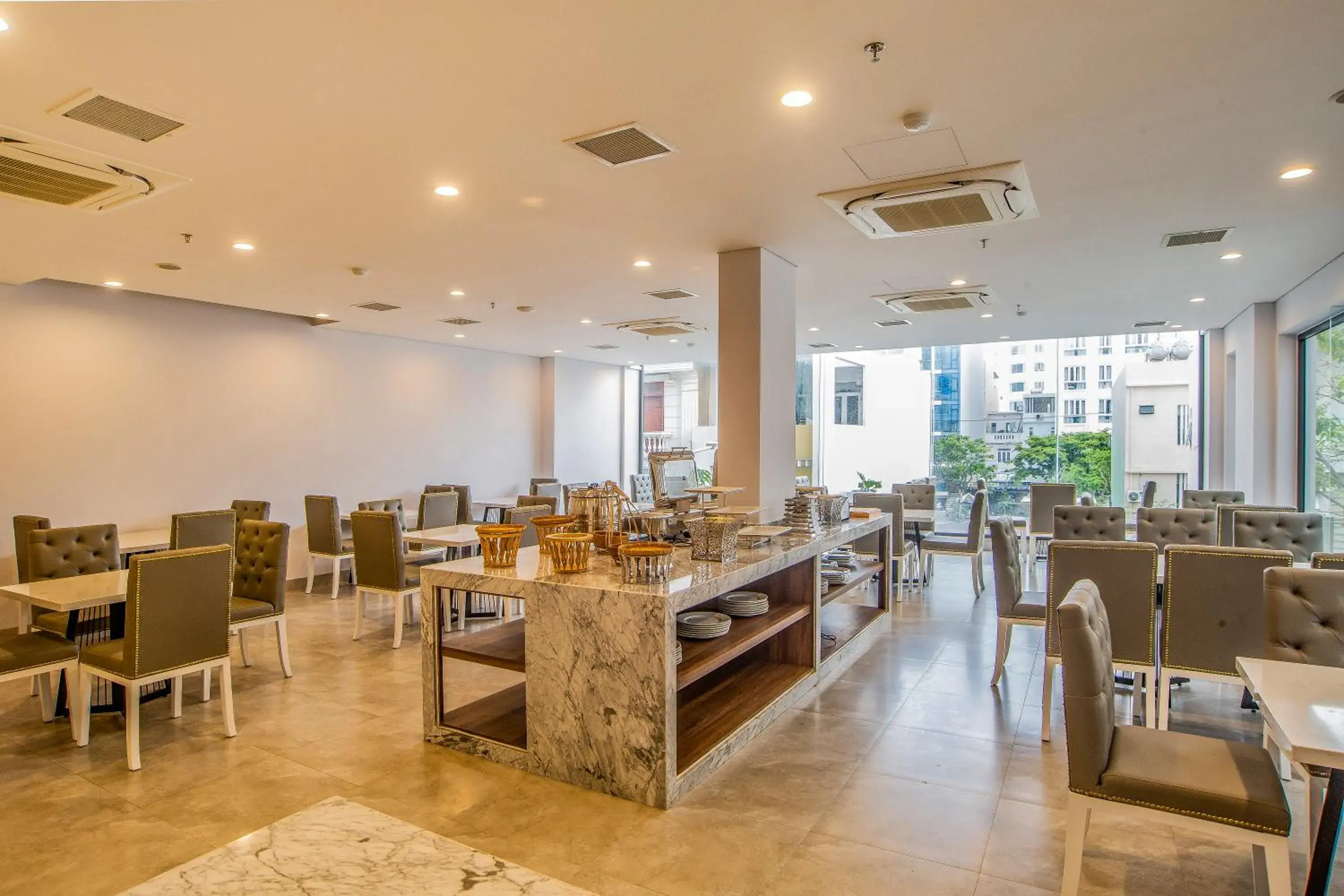 Restaurant/places to eat in Sea Light Hotel Da Nang Restaurant/places to eat in Sea Light Hotel Da Nang
