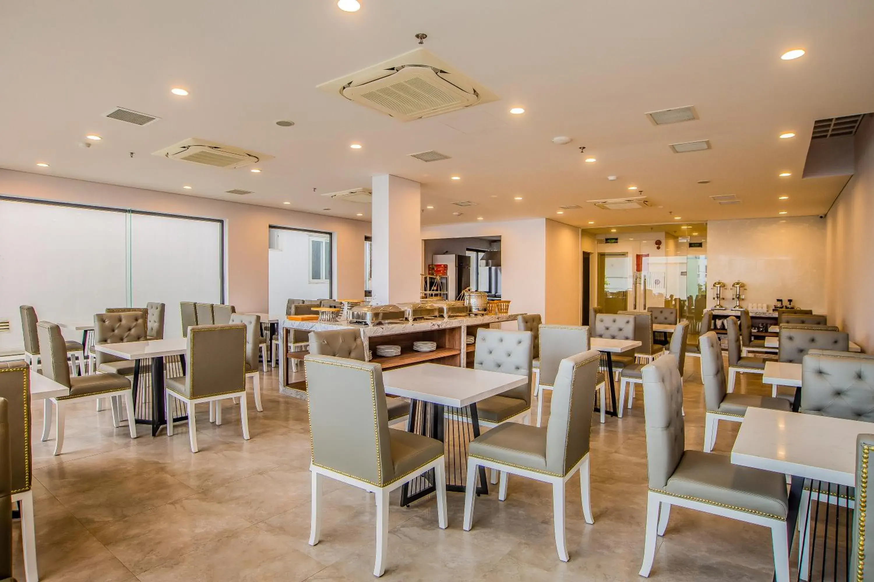 Restaurant/places to eat in Sea Light Hotel Da Nang Restaurant/places to eat in Sea Light Hotel Da Nang