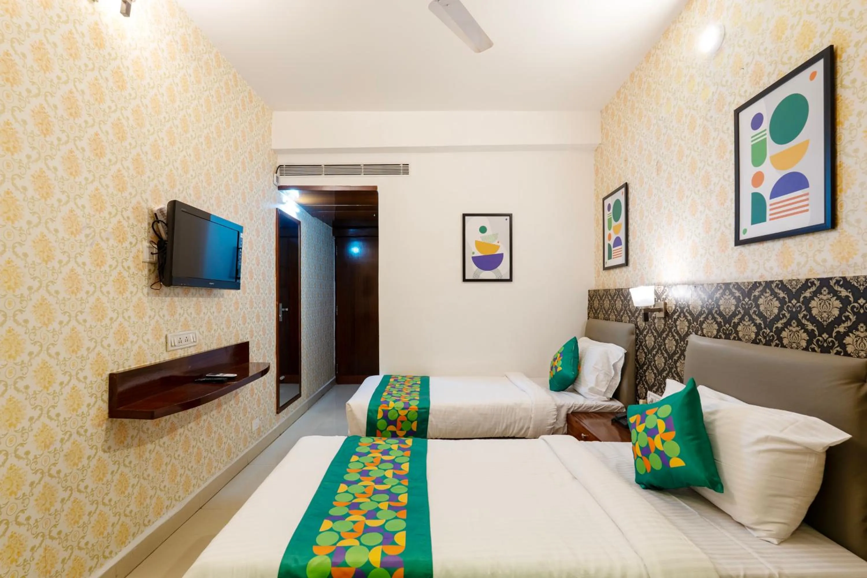 Bedroom, Bed in Treebo Seasons - Heritage Town Pondicherry