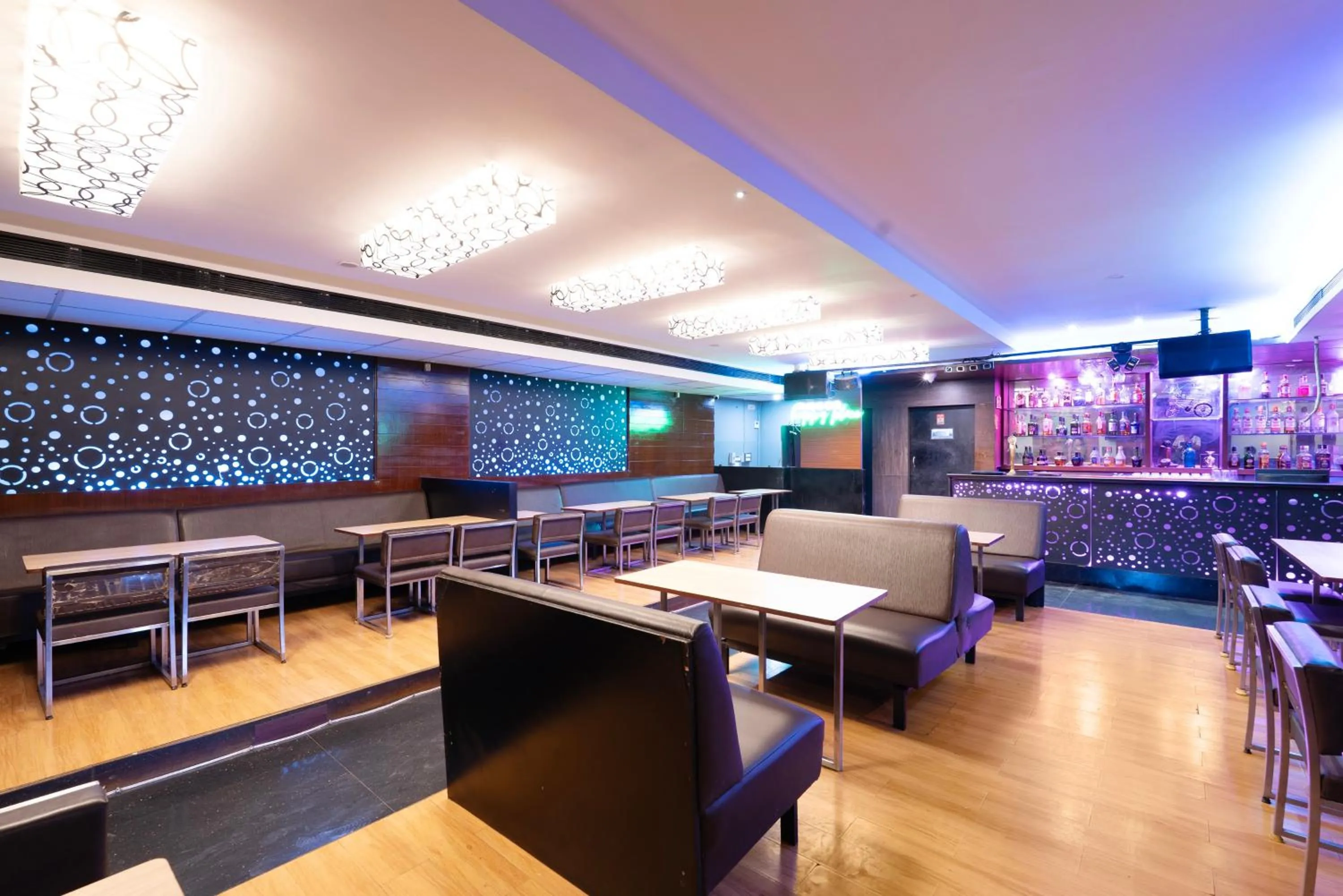 Lounge or bar in Treebo Seasons - Heritage Town Pondicherry