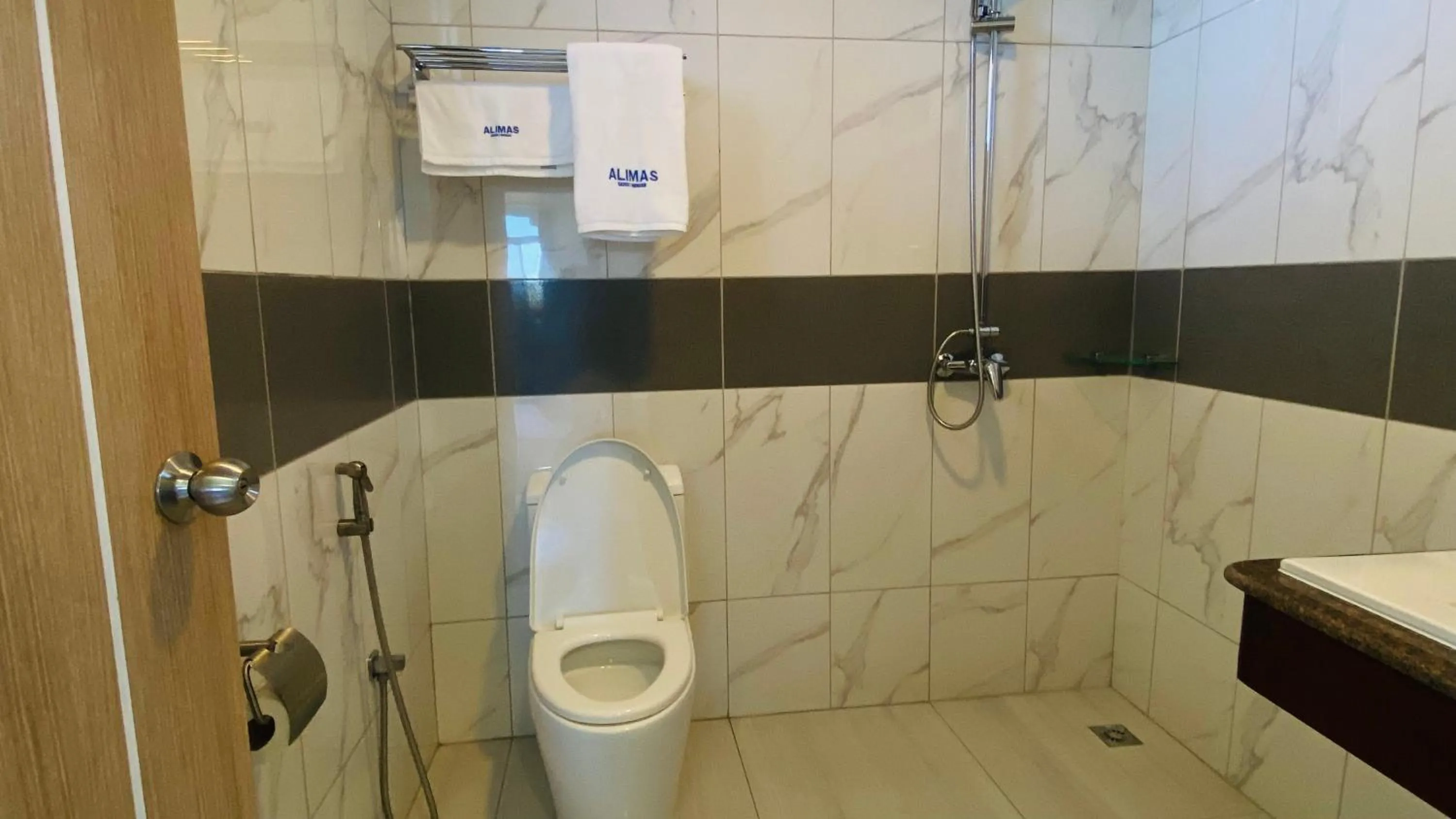 Toilet in Alimas Holiday Retreat Maldives