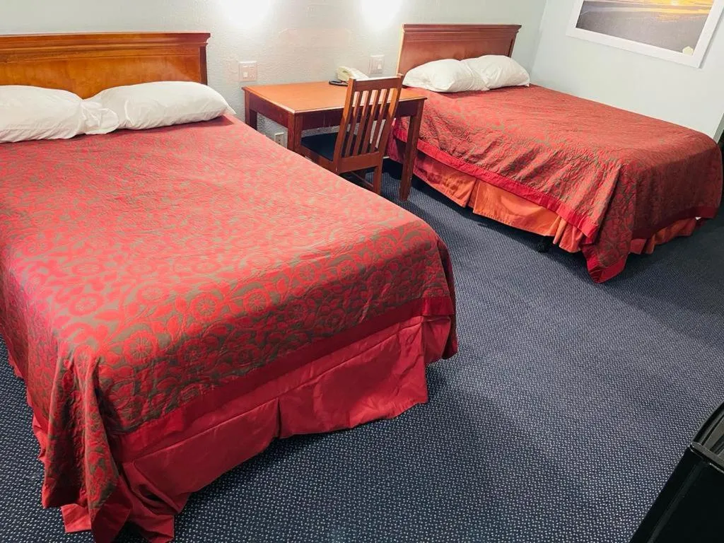 Bed in OYO Hotel Muskogee Near Creek Nation Casino - Hwy 64