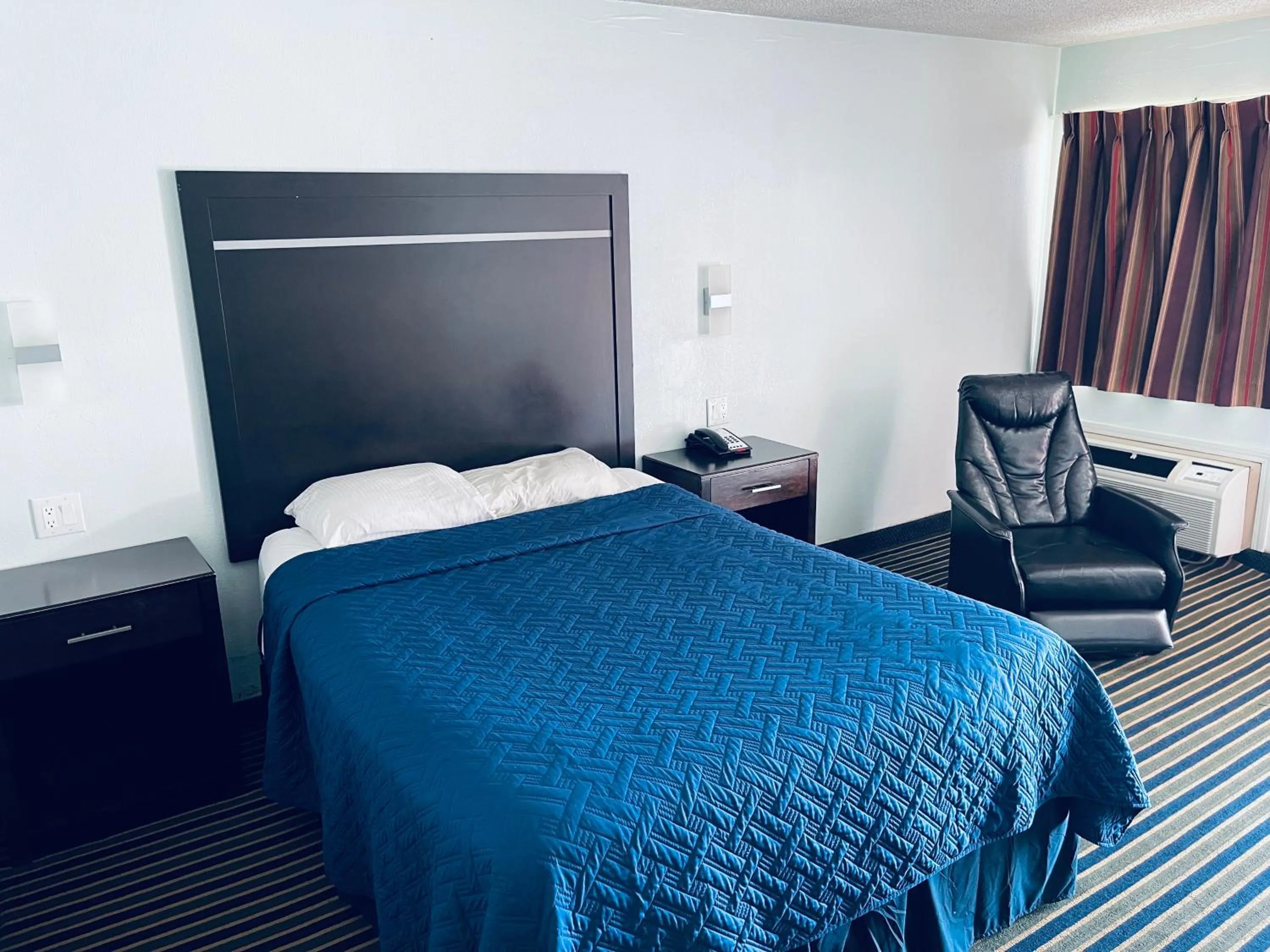 Bed in Executive Inn