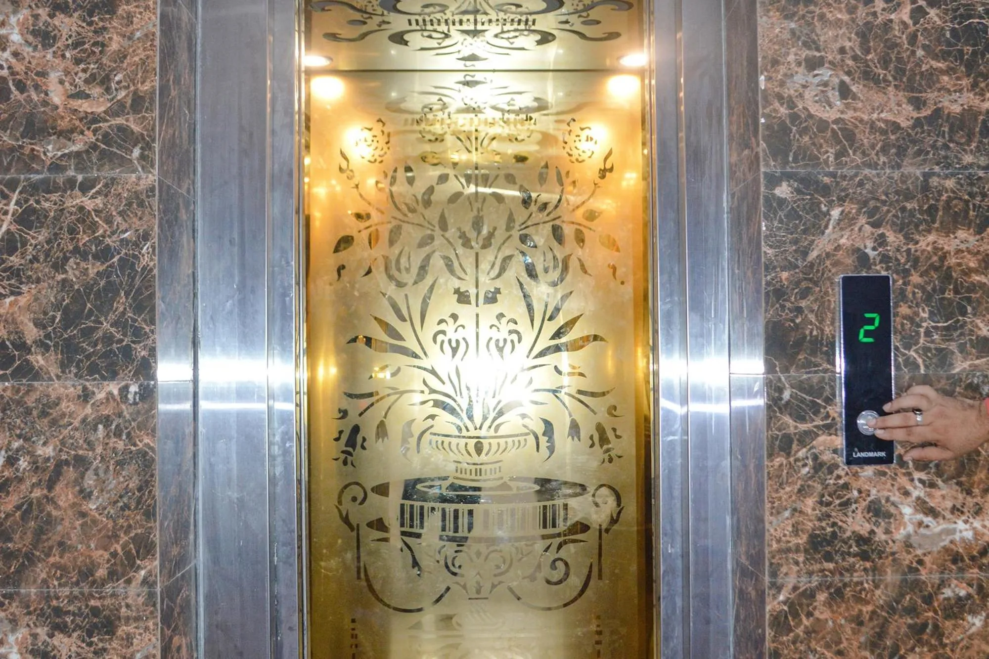 Lobby or reception in FabHotel The Golf Inn