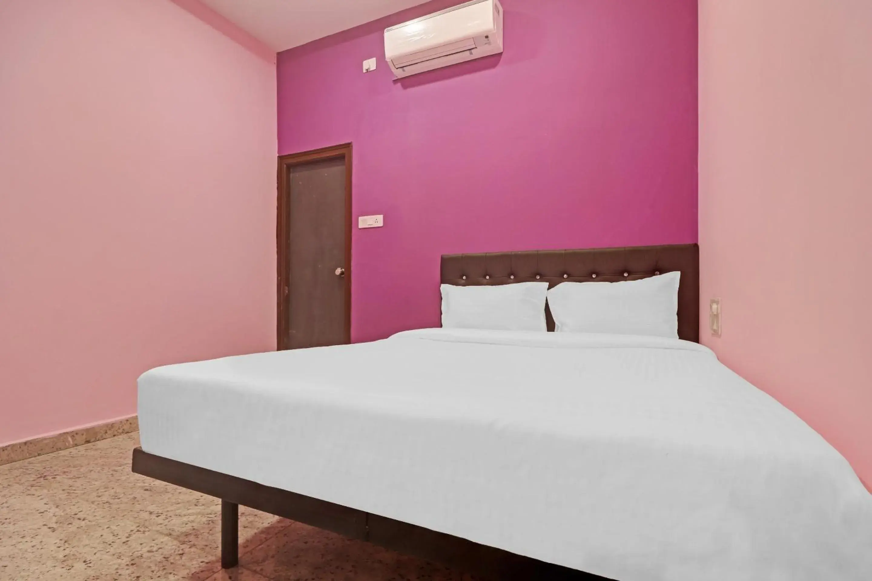 Bedroom, Bed in Capital O Sai Balaji Near Golconda Fort Bedroom, Bed in Capital O Sai Balaji Near Golconda Fort