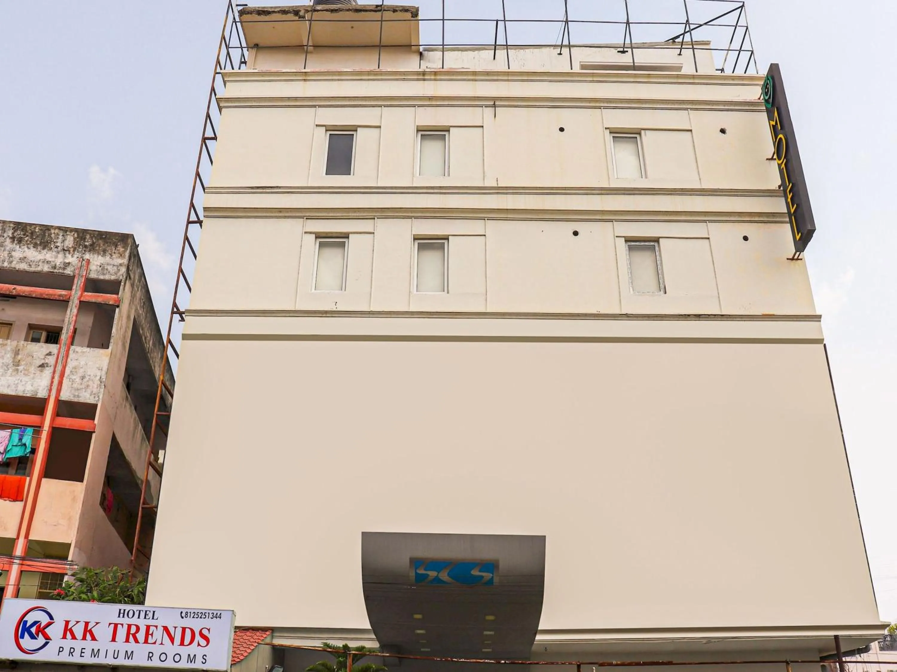 Facade/entrance in Collection O Kk Trends