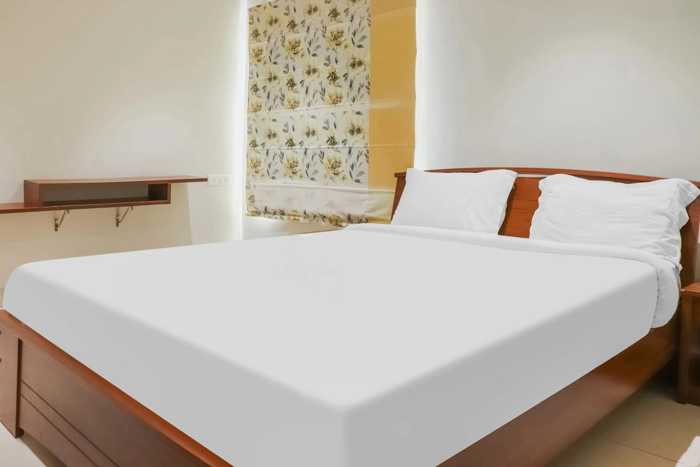 Bedroom, Bed in Collection O Kk Trends