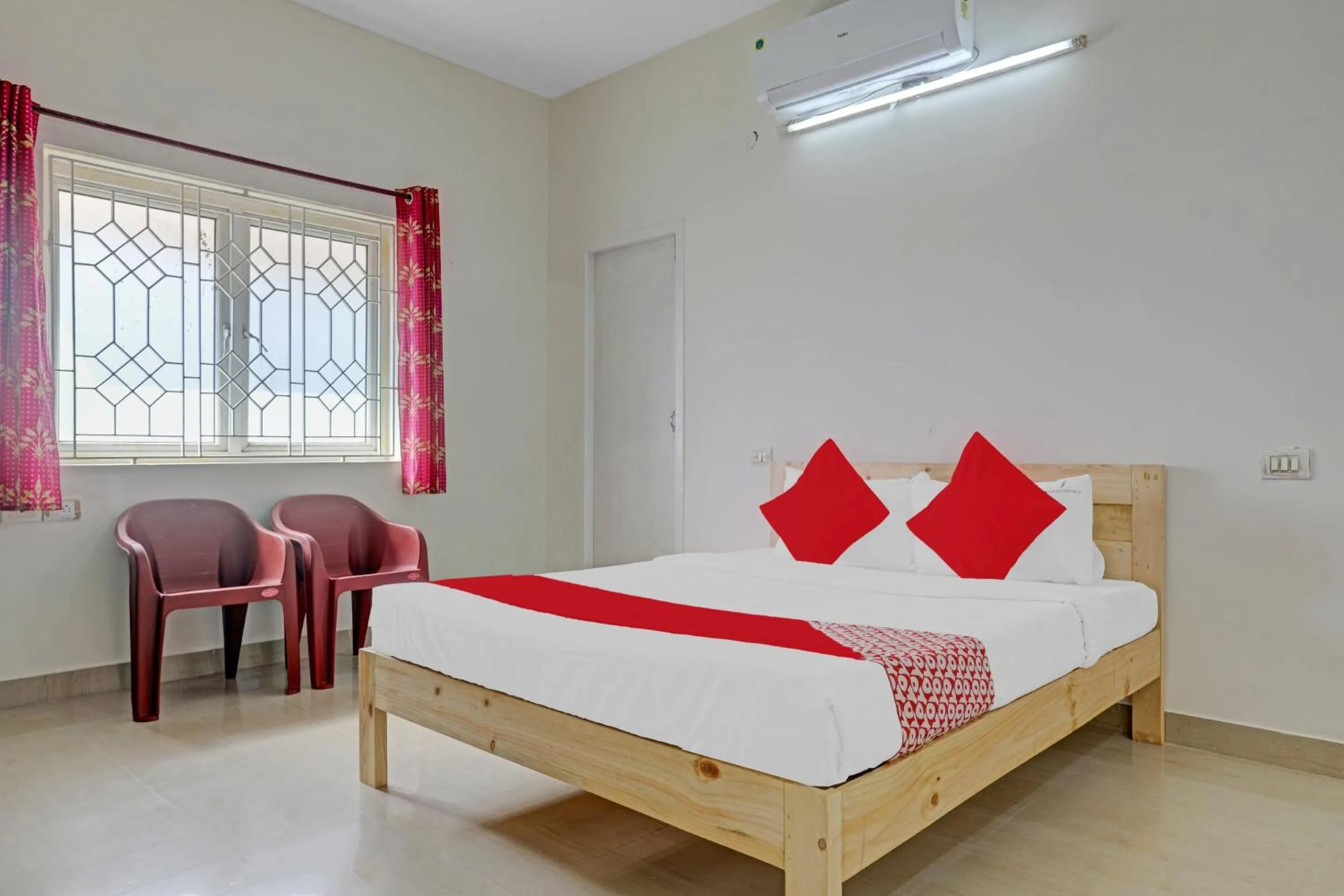 Bedroom, Bed in Hotel O Tiara Grand