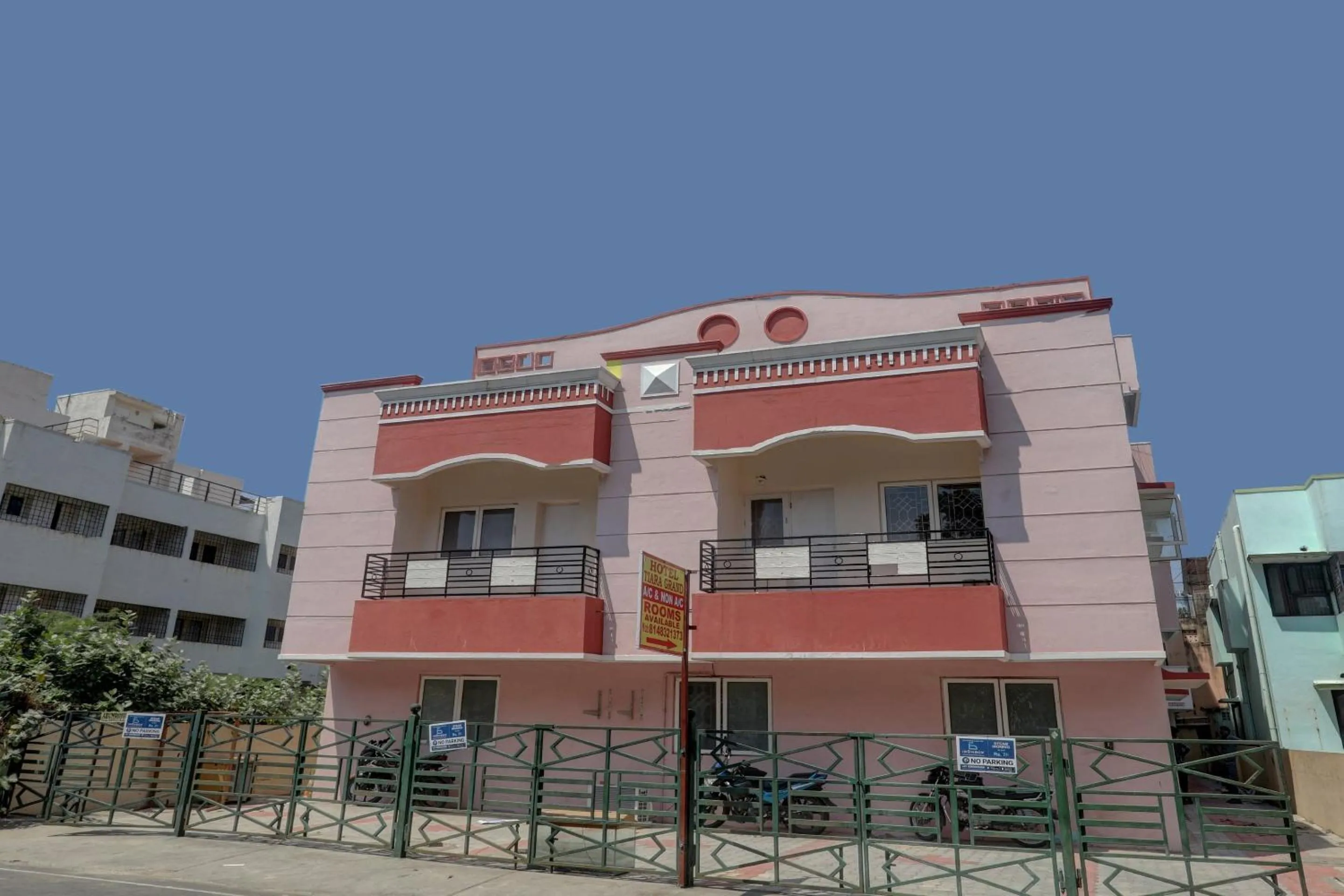 Facade/entrance in Hotel O Tiara Grand