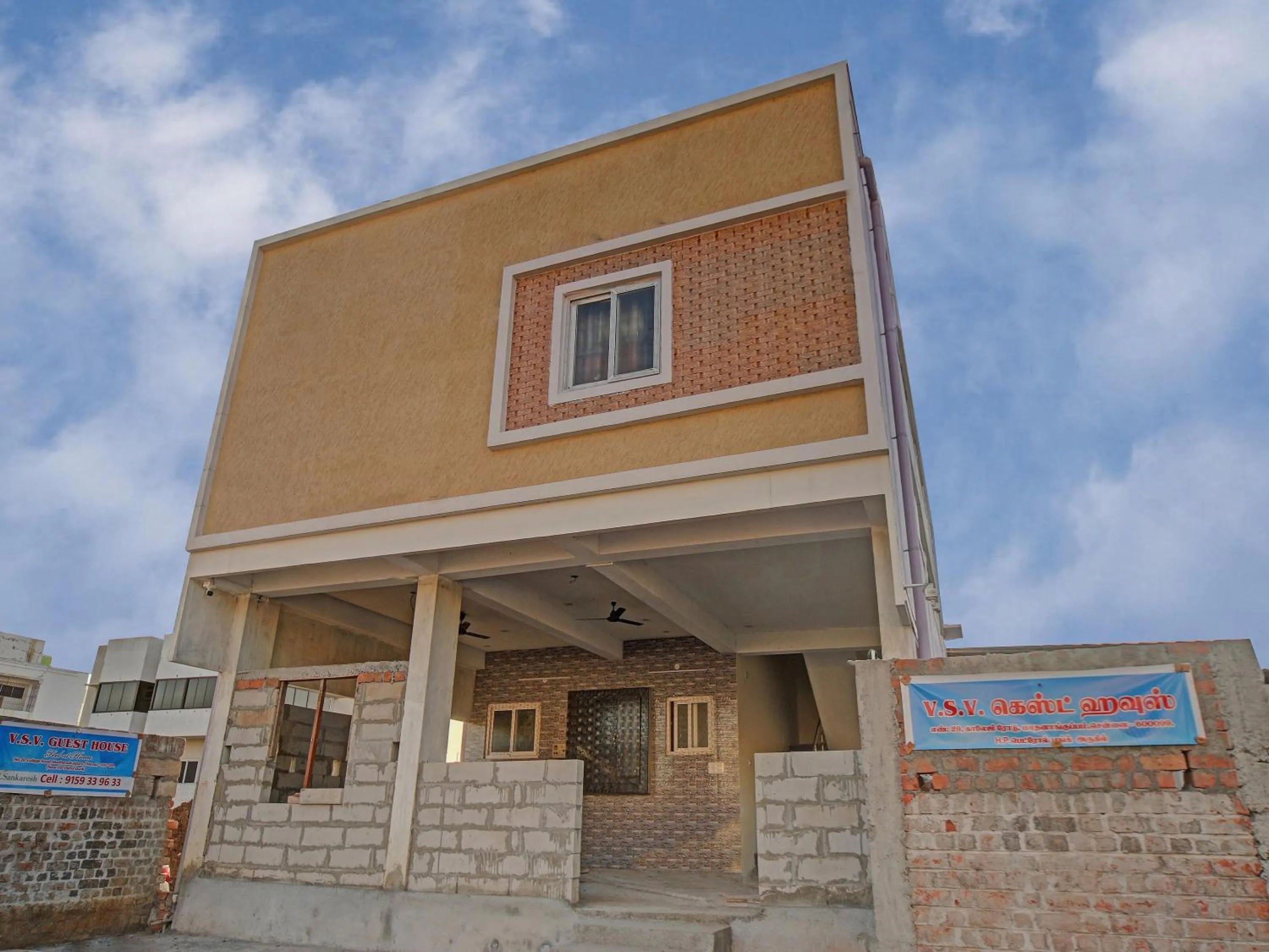 Facade/entrance in Hotel O Vsv Guest House
