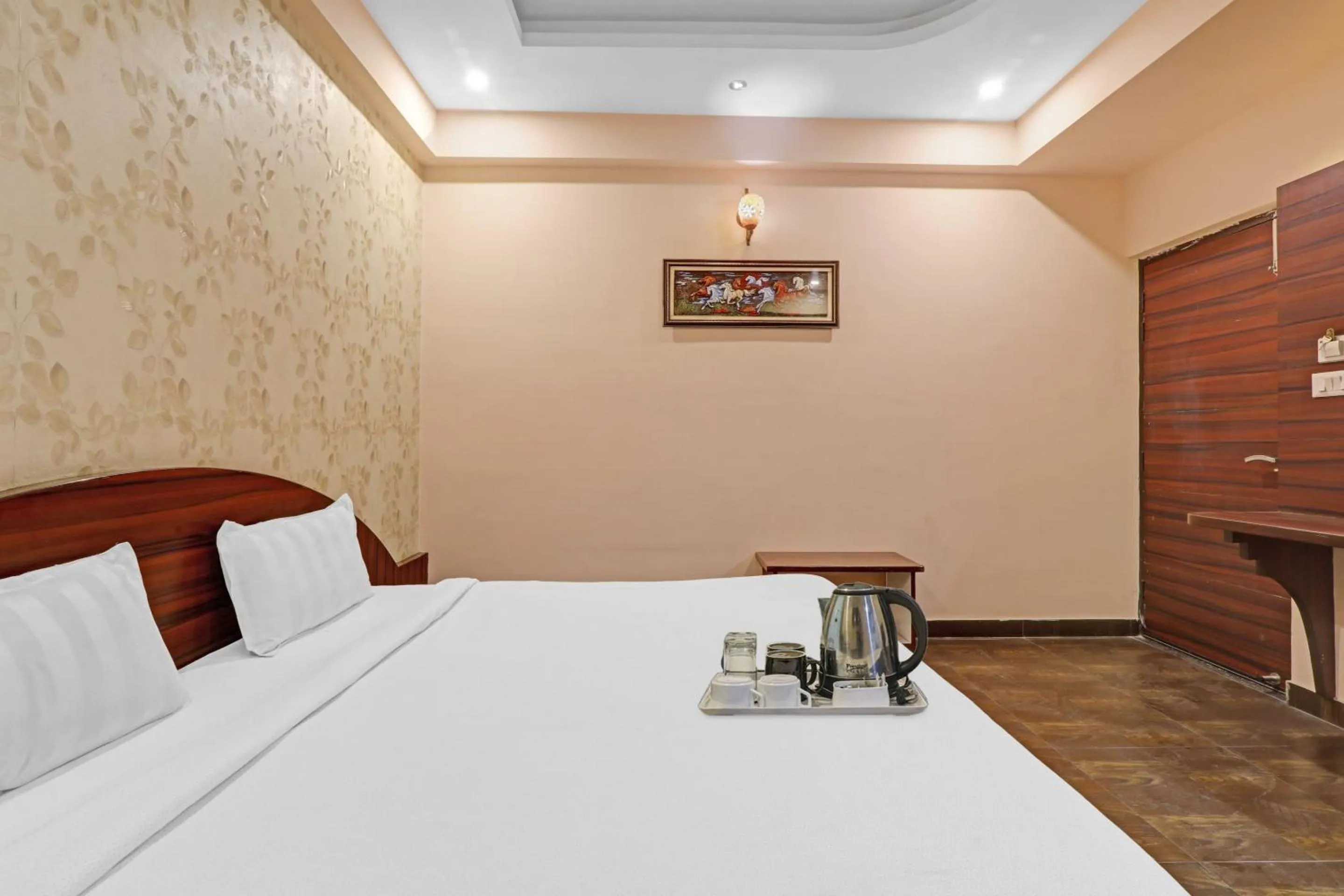 Bedroom, Bed in Super Capital O Townhouse Govinda Royal