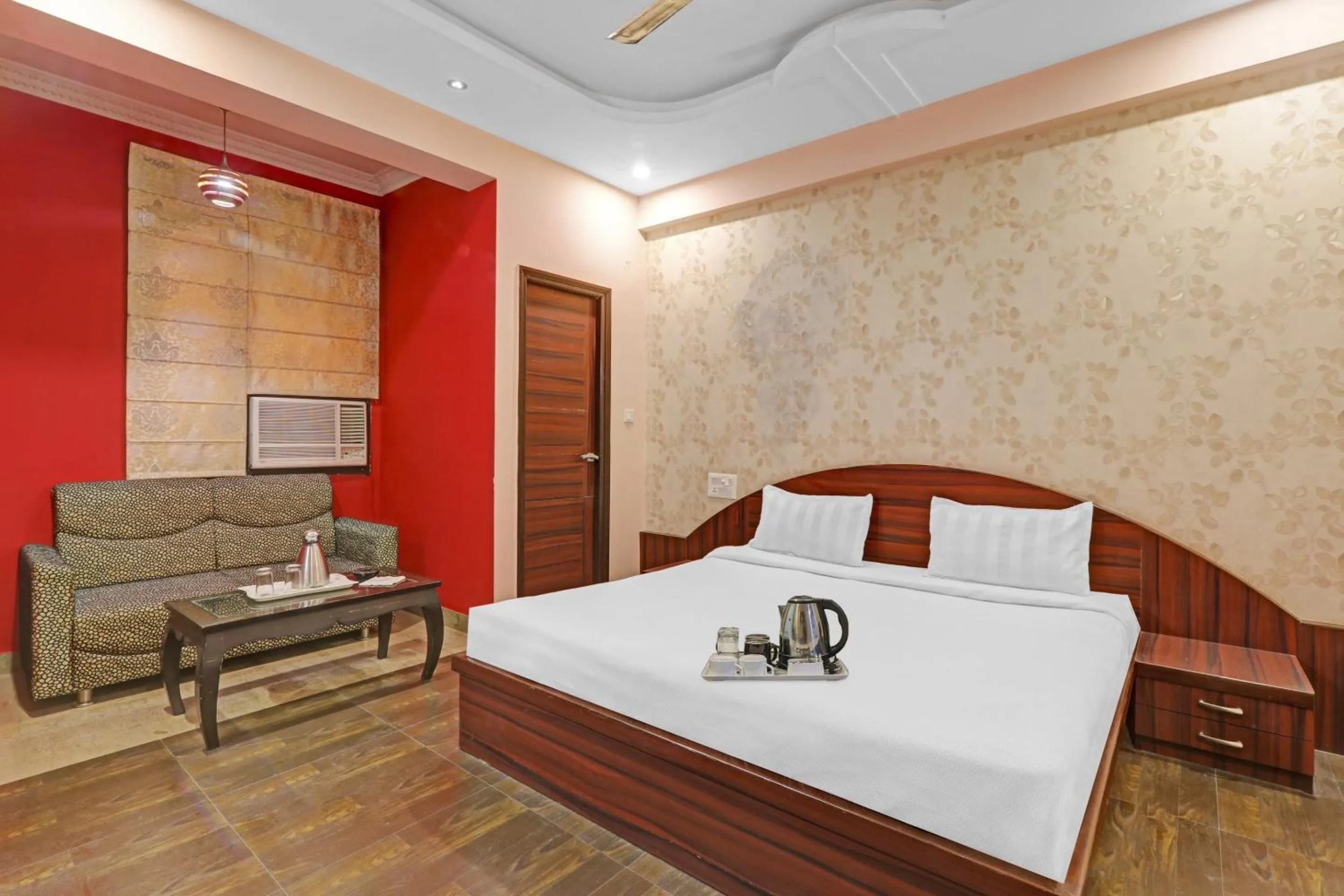Bedroom, Bed in Super Capital O Townhouse Govinda Royal