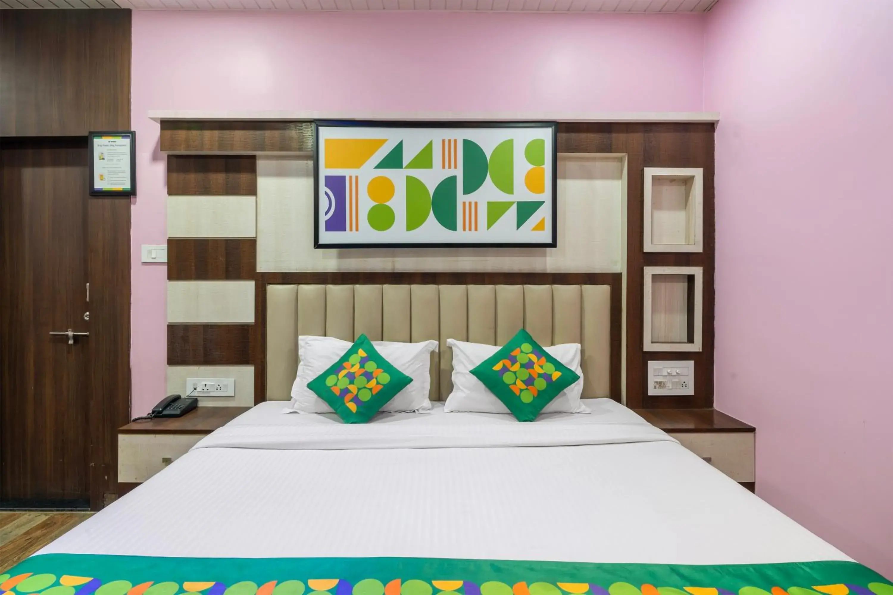 Deluxe Room - single occupancy in Treebo Saumendra Residency Deluxe Room - single occupancy in Treebo Saumendra Residency