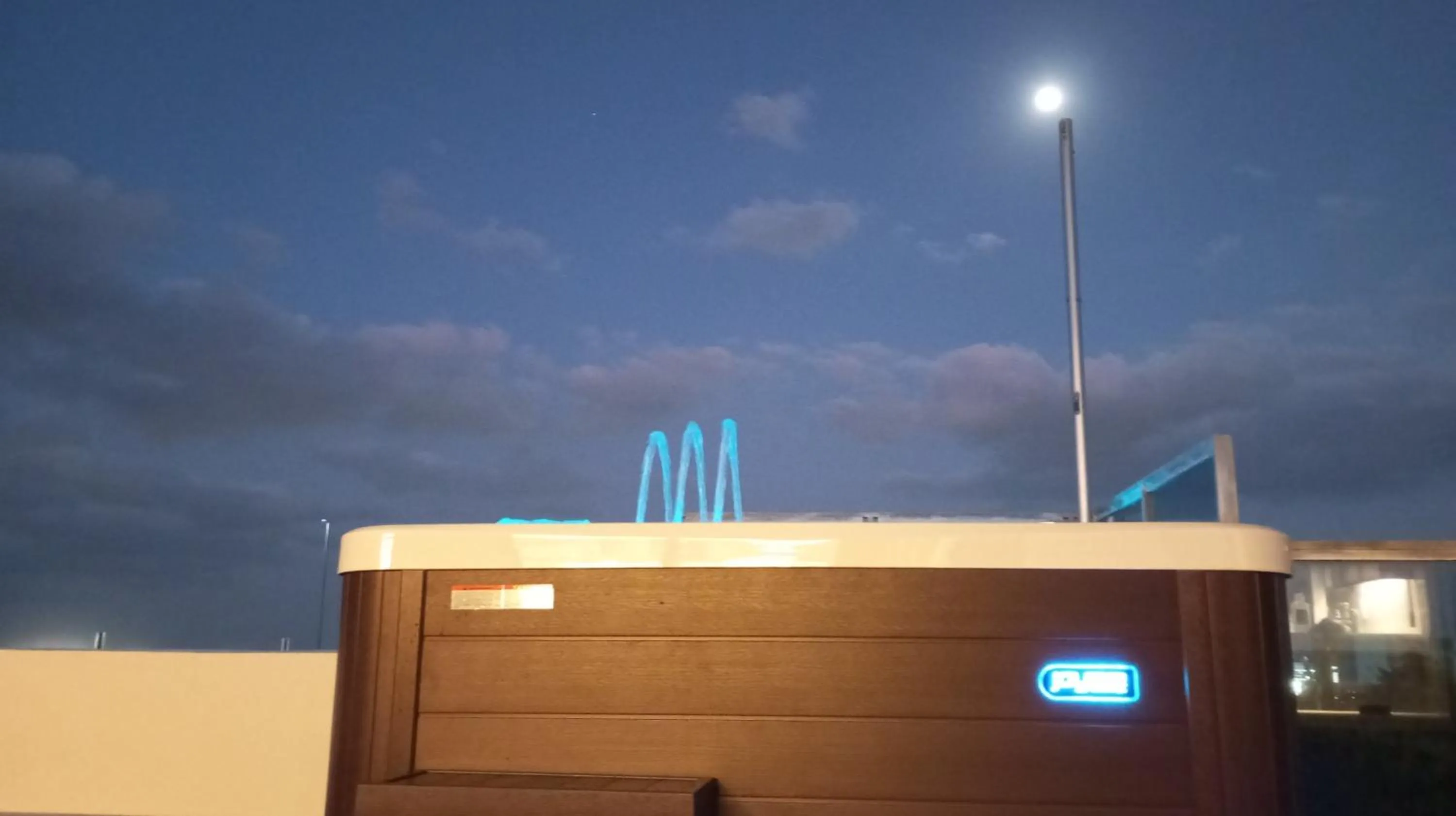 Night in SALTY HOUSE：海が目の前！