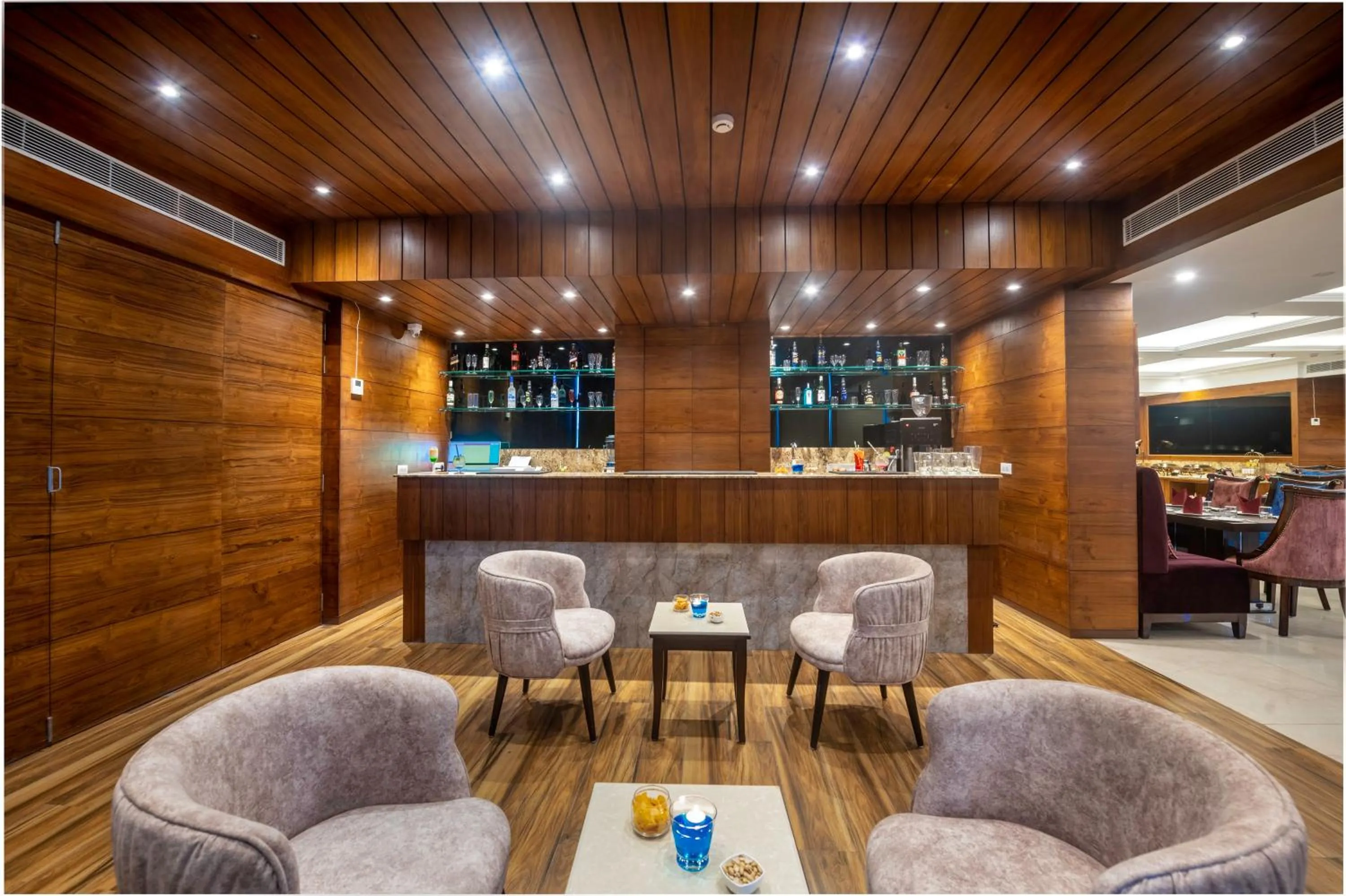 Lounge or bar in Lords Inn Chandigarh Zirakpur