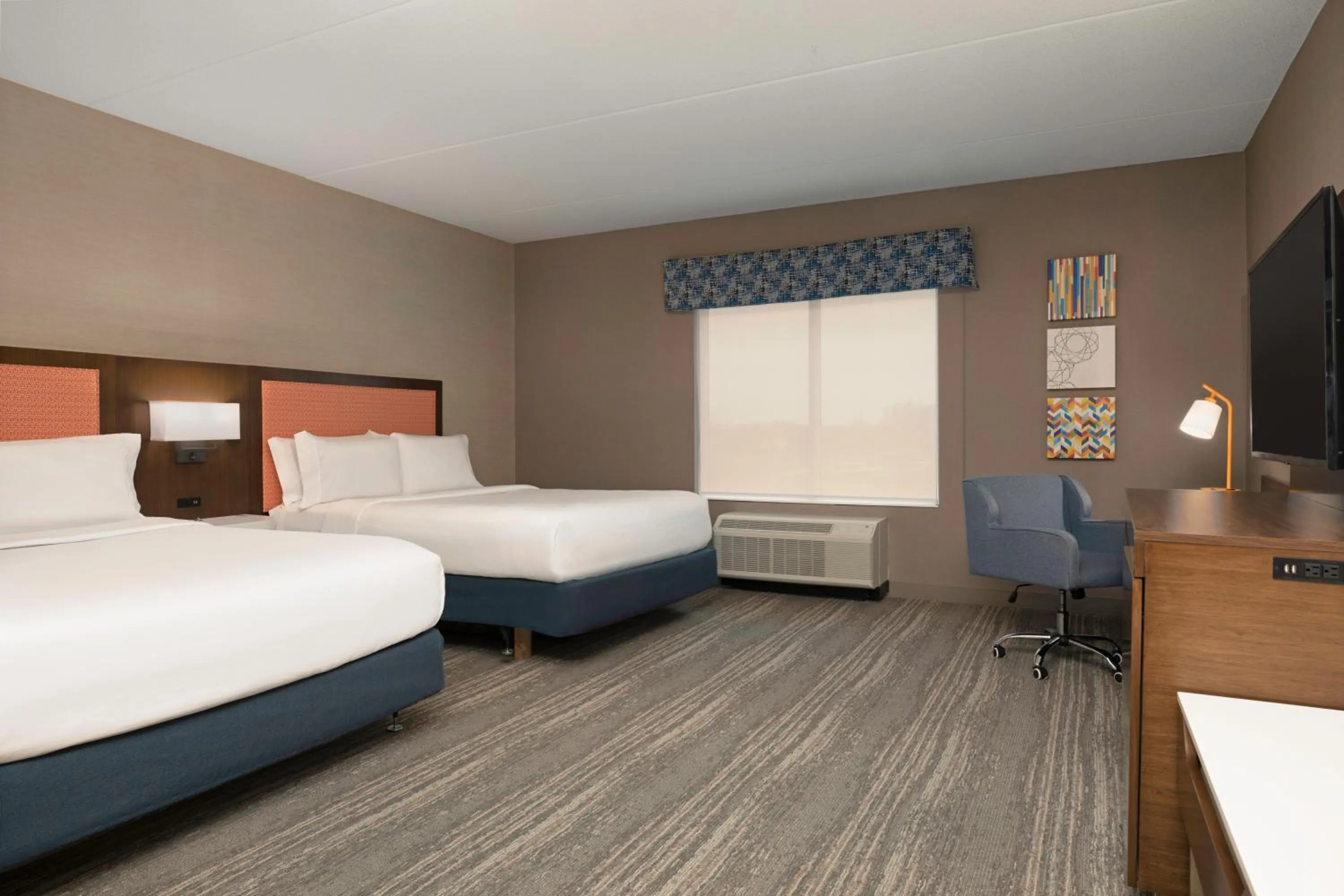Bedroom, Bed in Hampton Inn by Hilton Port Hope Cobourg