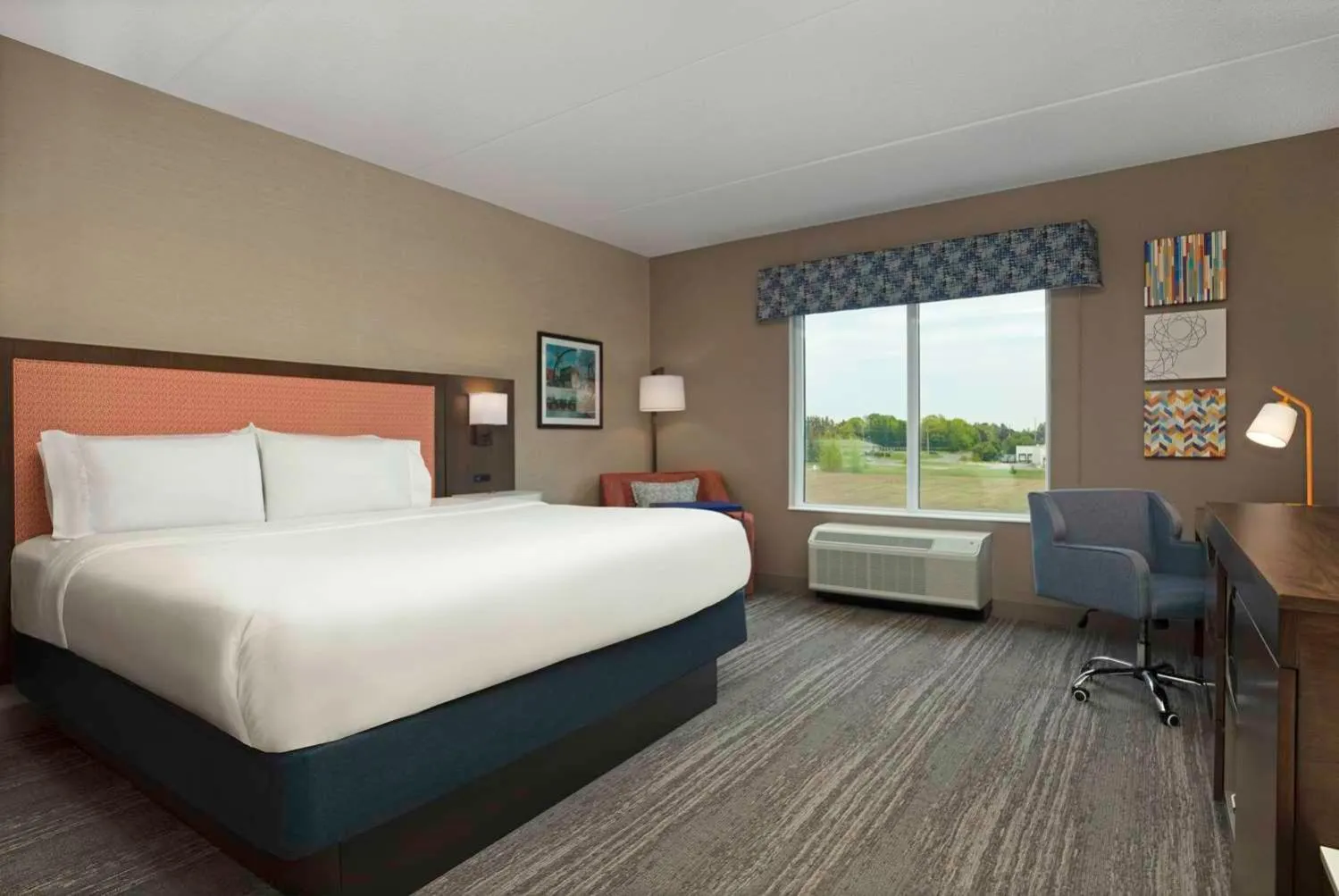 Bedroom, Bed in Hampton Inn by Hilton Port Hope Cobourg
