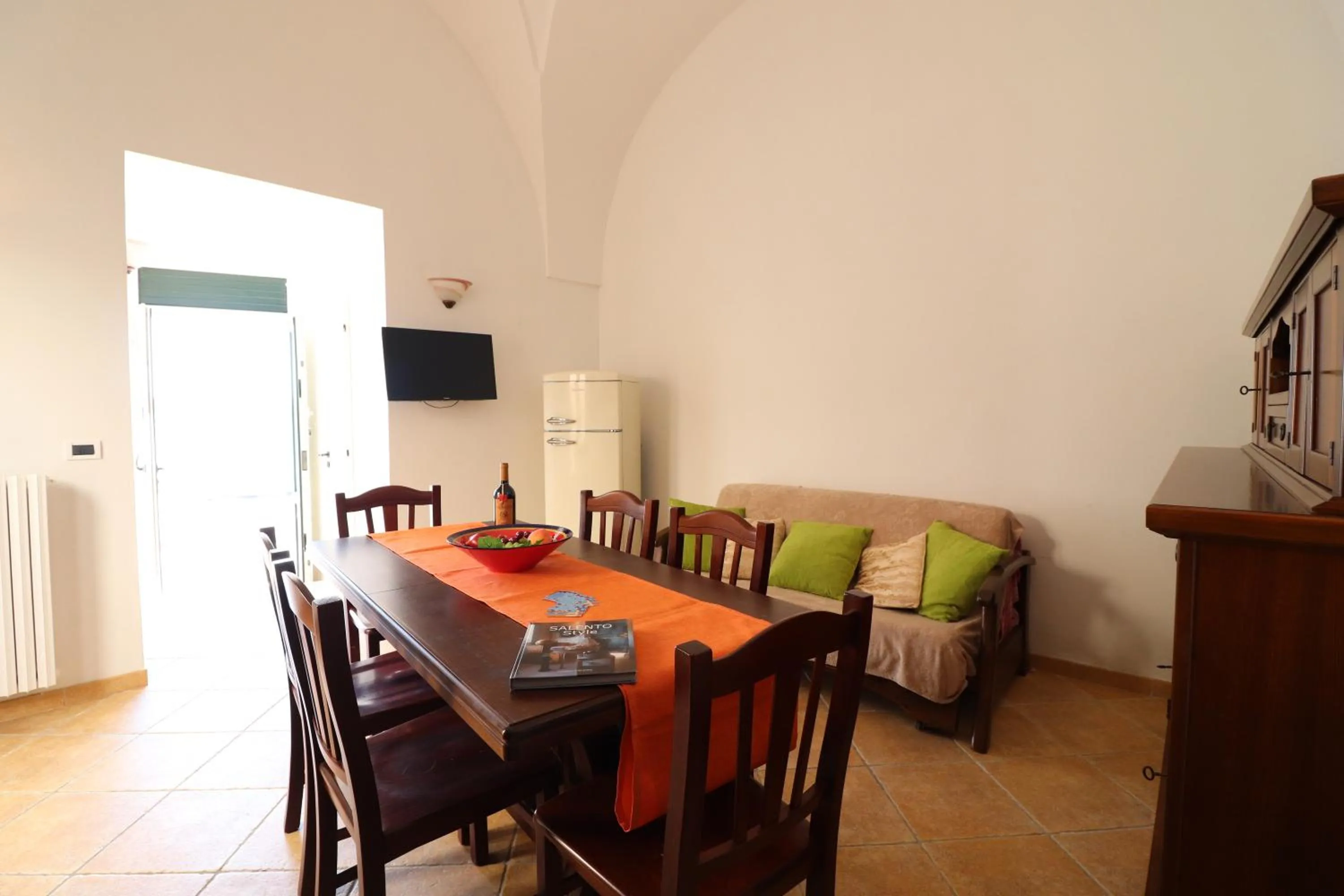 Dining area in Casa Rachele Salento Charm and the Sea Just Steps Away, in the Heart of Otrant