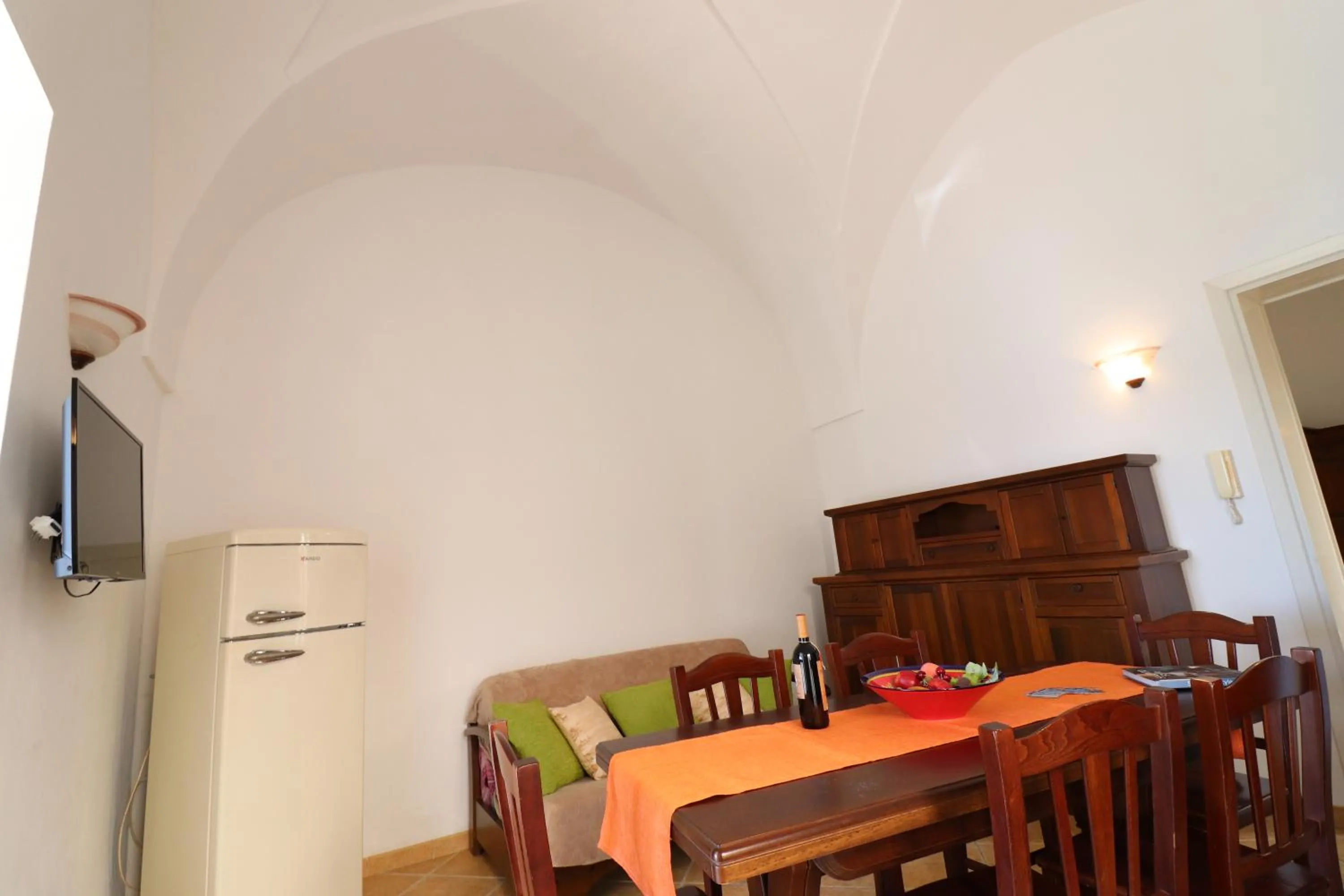 Dining area in Casa Rachele Salento Charm and the Sea Just Steps Away, in the Heart of Otrant