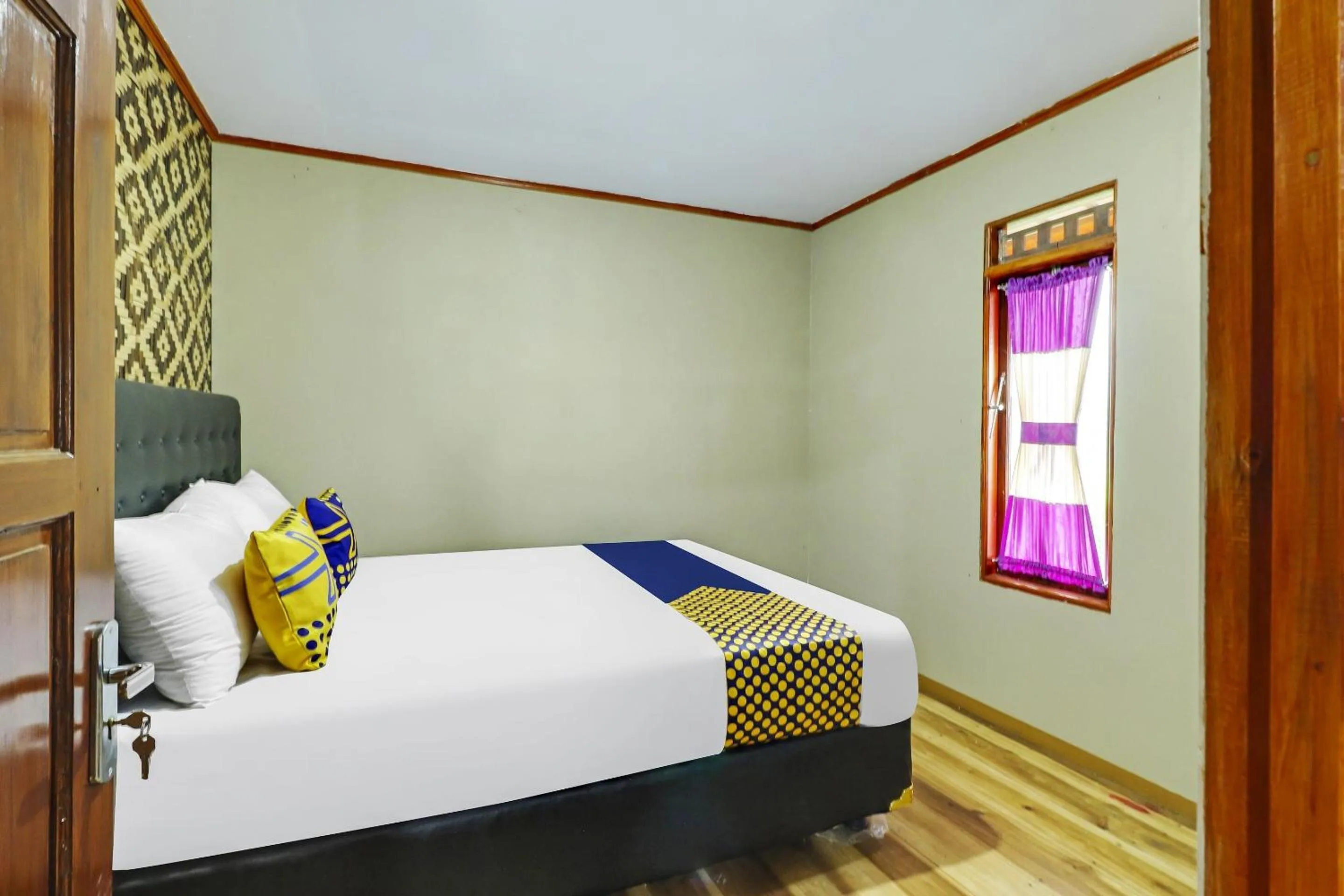 Bedroom, Bed in Hotel O Desa Wisata Guranteng