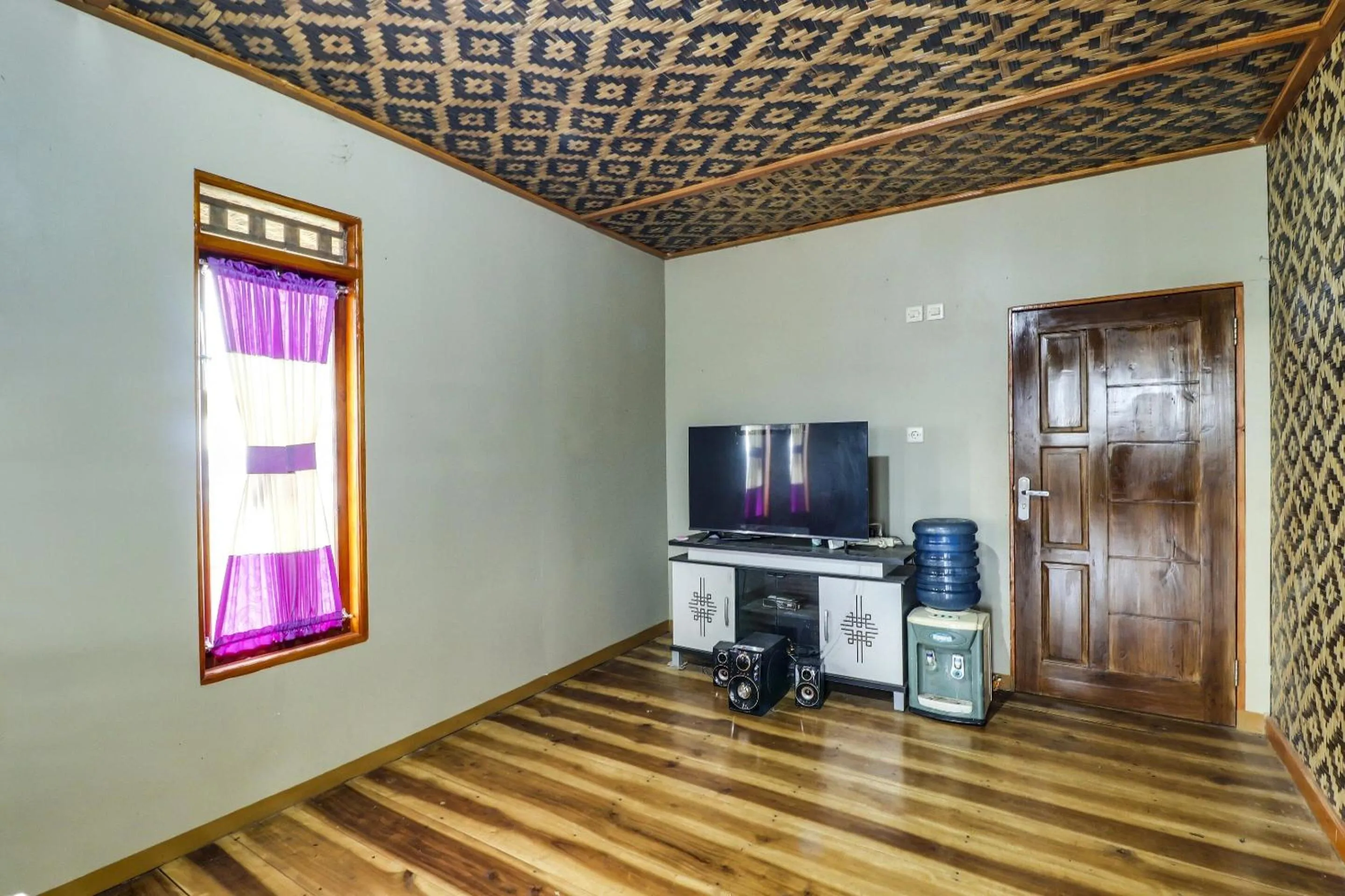 Lobby or reception in Hotel O Desa Wisata Guranteng