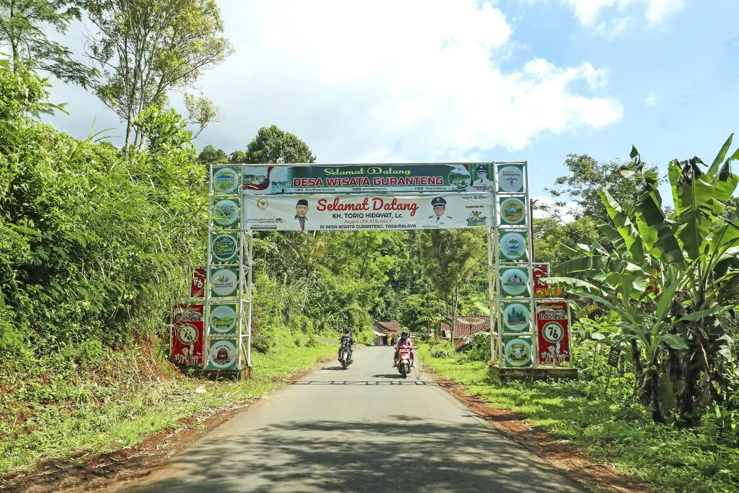 Facade/entrance in Hotel O Desa Wisata Guranteng Facade/entrance in Hotel O Desa Wisata Guranteng