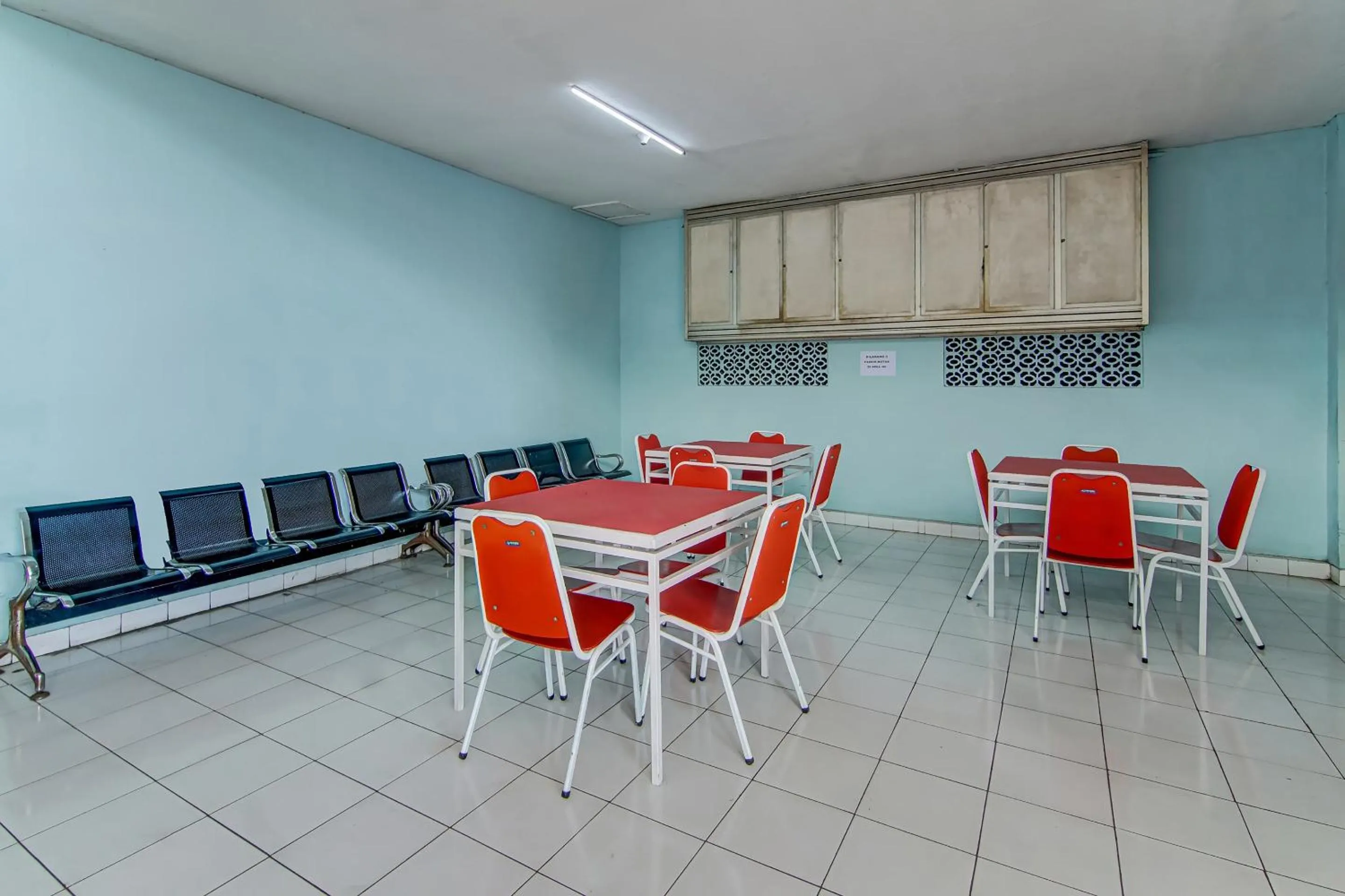 Lobby or reception in Hotel O Margadana