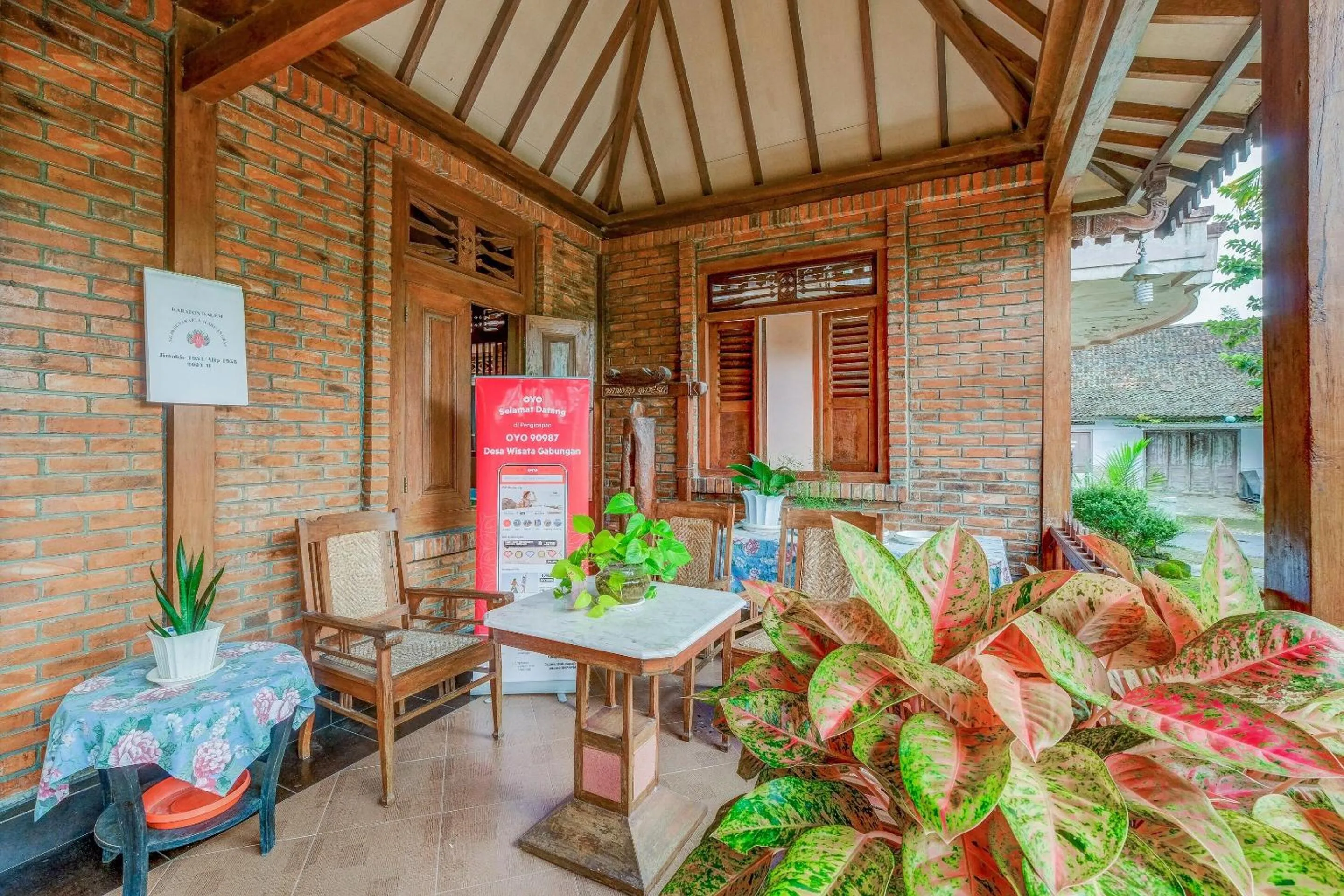 Lobby or reception in OYO Homes 90987 Desa Wisata Gabugan Syariah