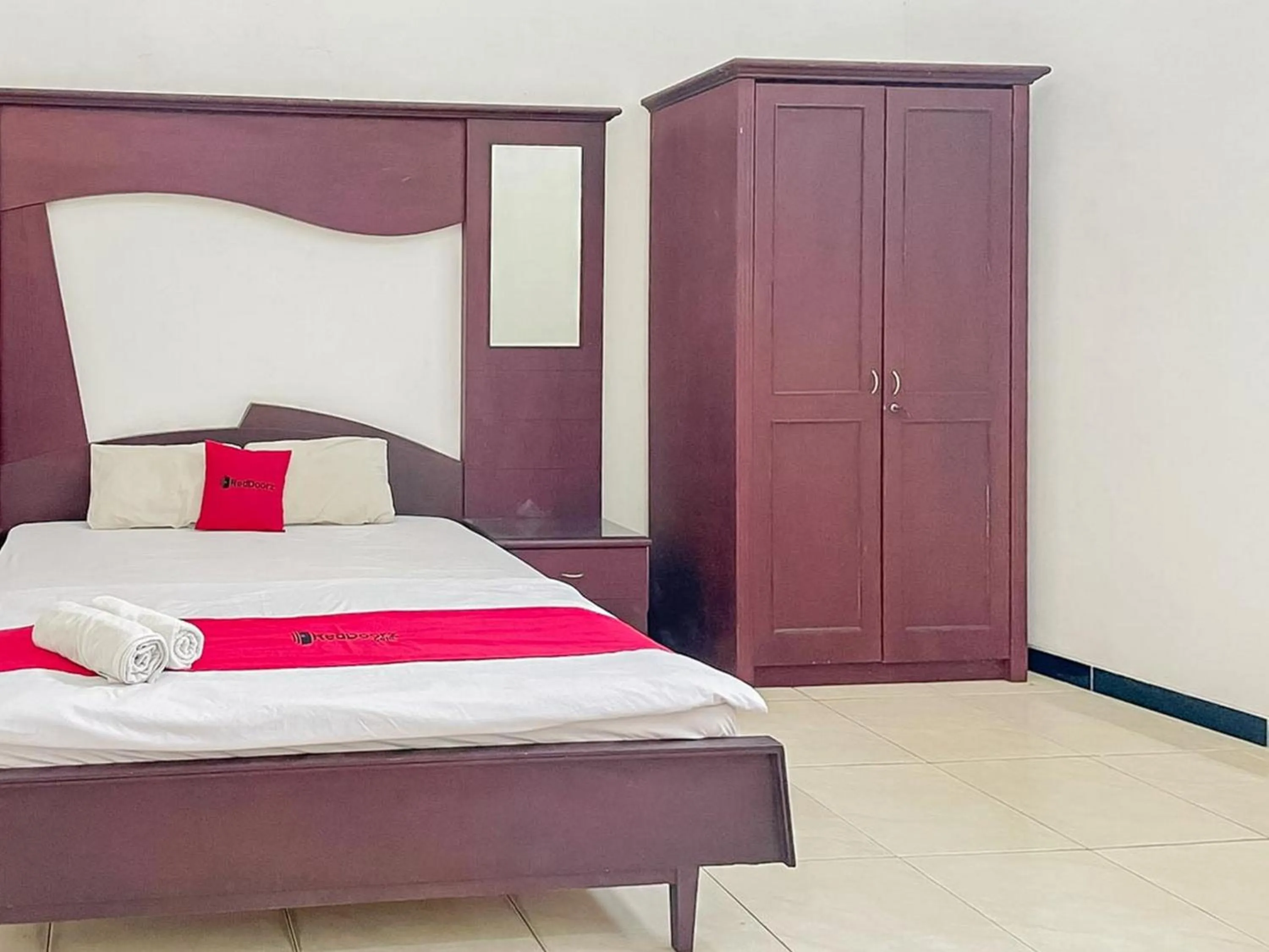 Bedroom, Bed in RedDoorz at LeDug Tretes
