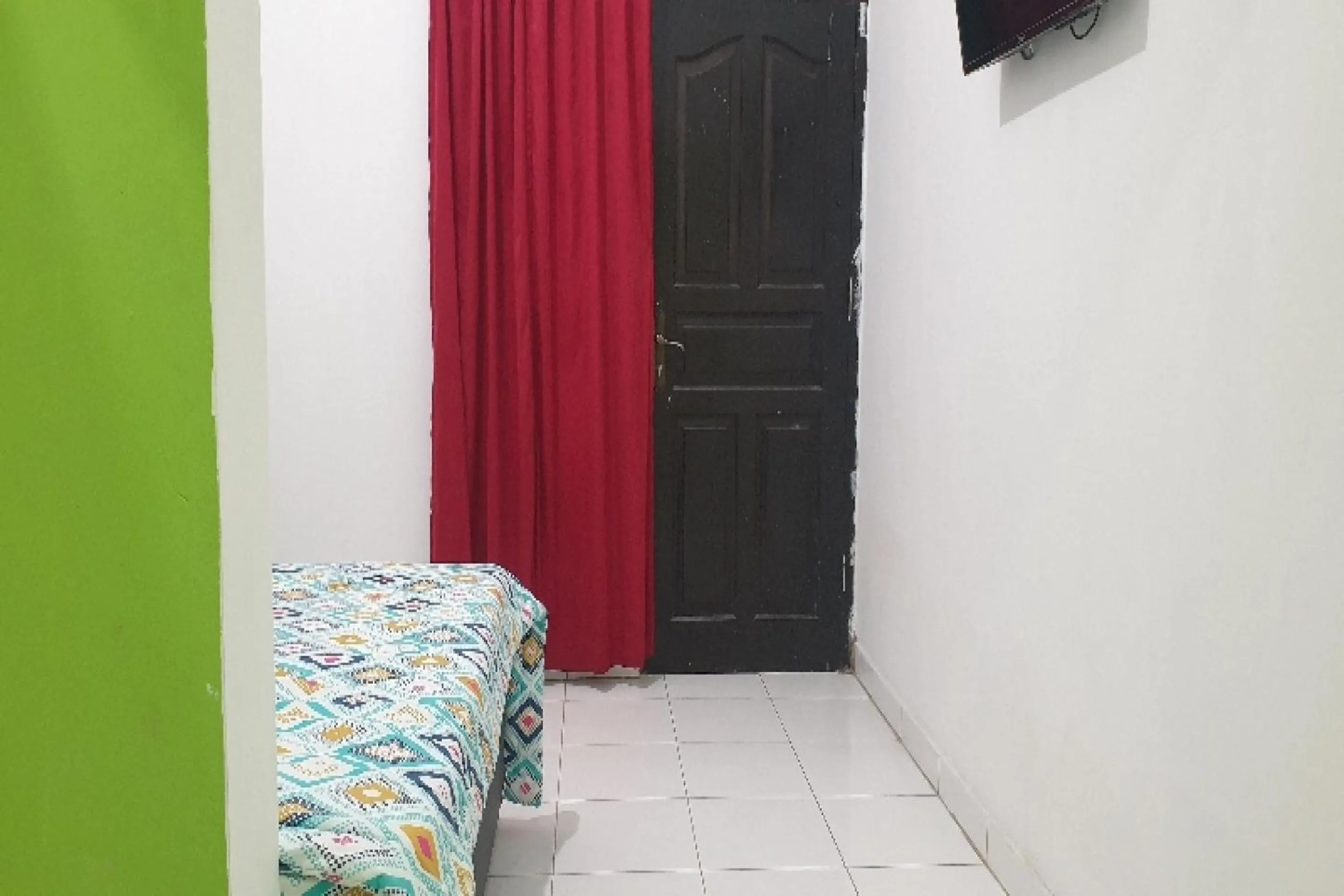 Bedroom in OYO 90990 Surya Residence