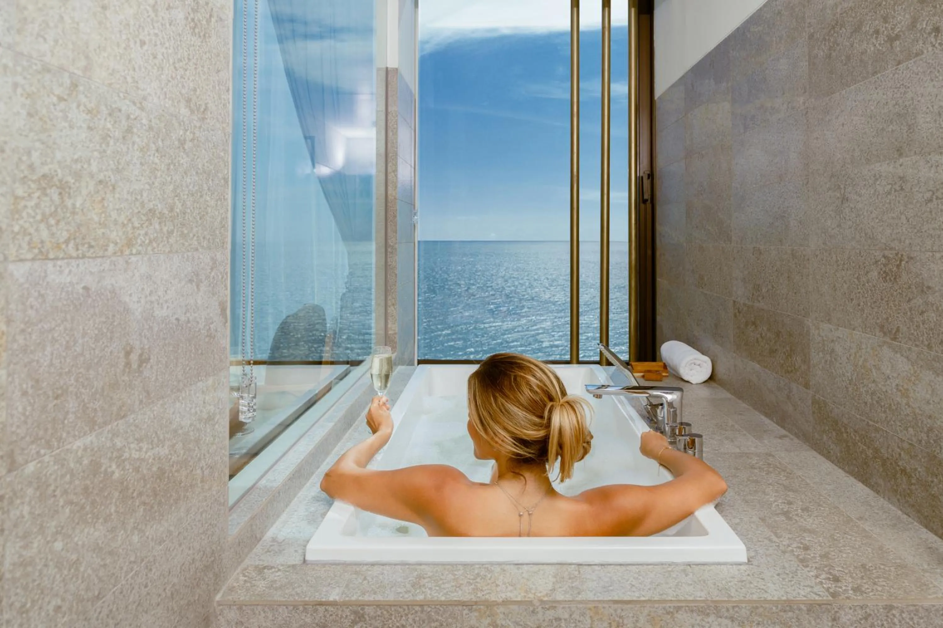 Sea view in Granbell Hotel Colombo