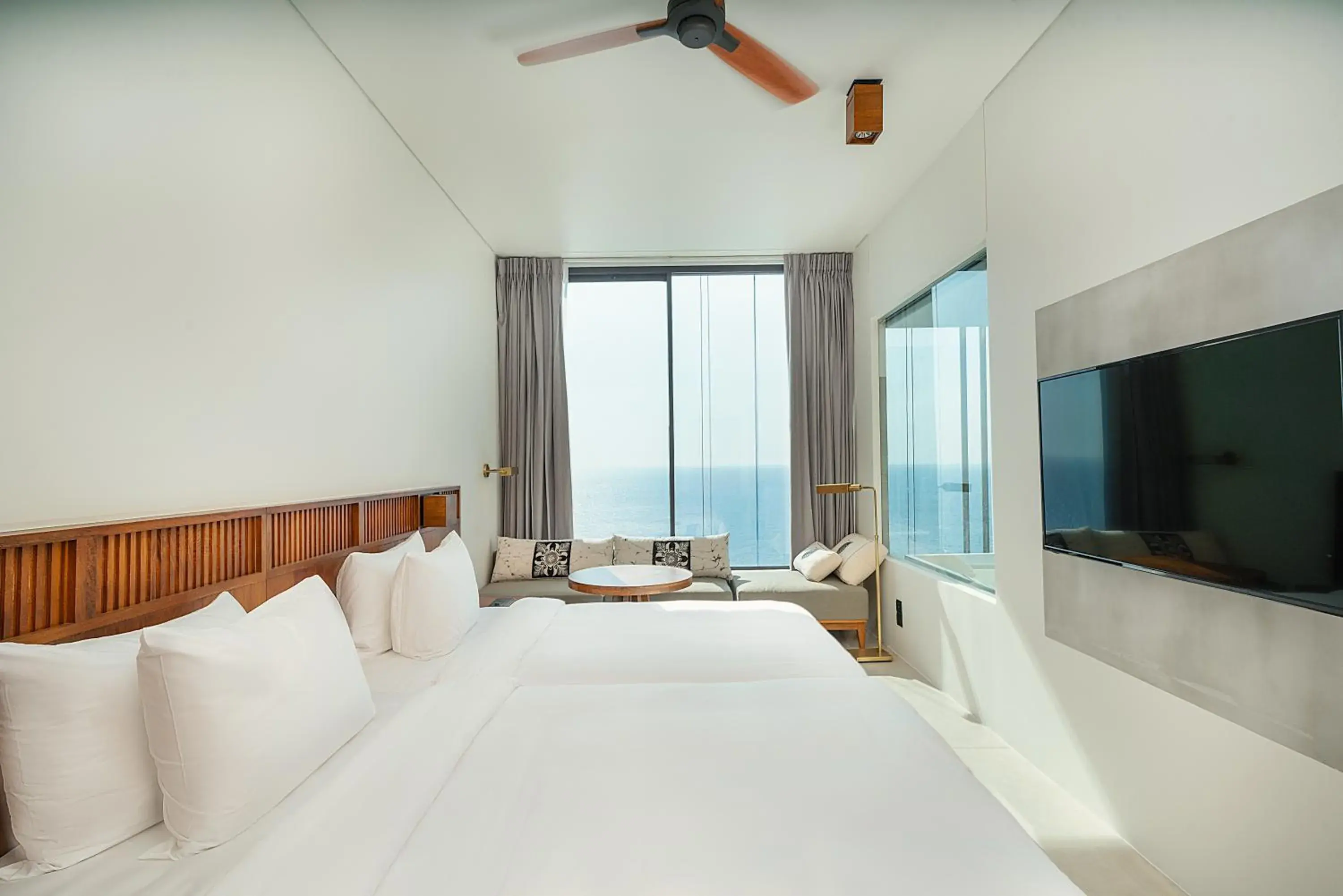 Communal lounge/ TV room, Bed in Granbell Hotel Colombo Communal lounge/ TV room, Bed in Granbell Hotel Colombo