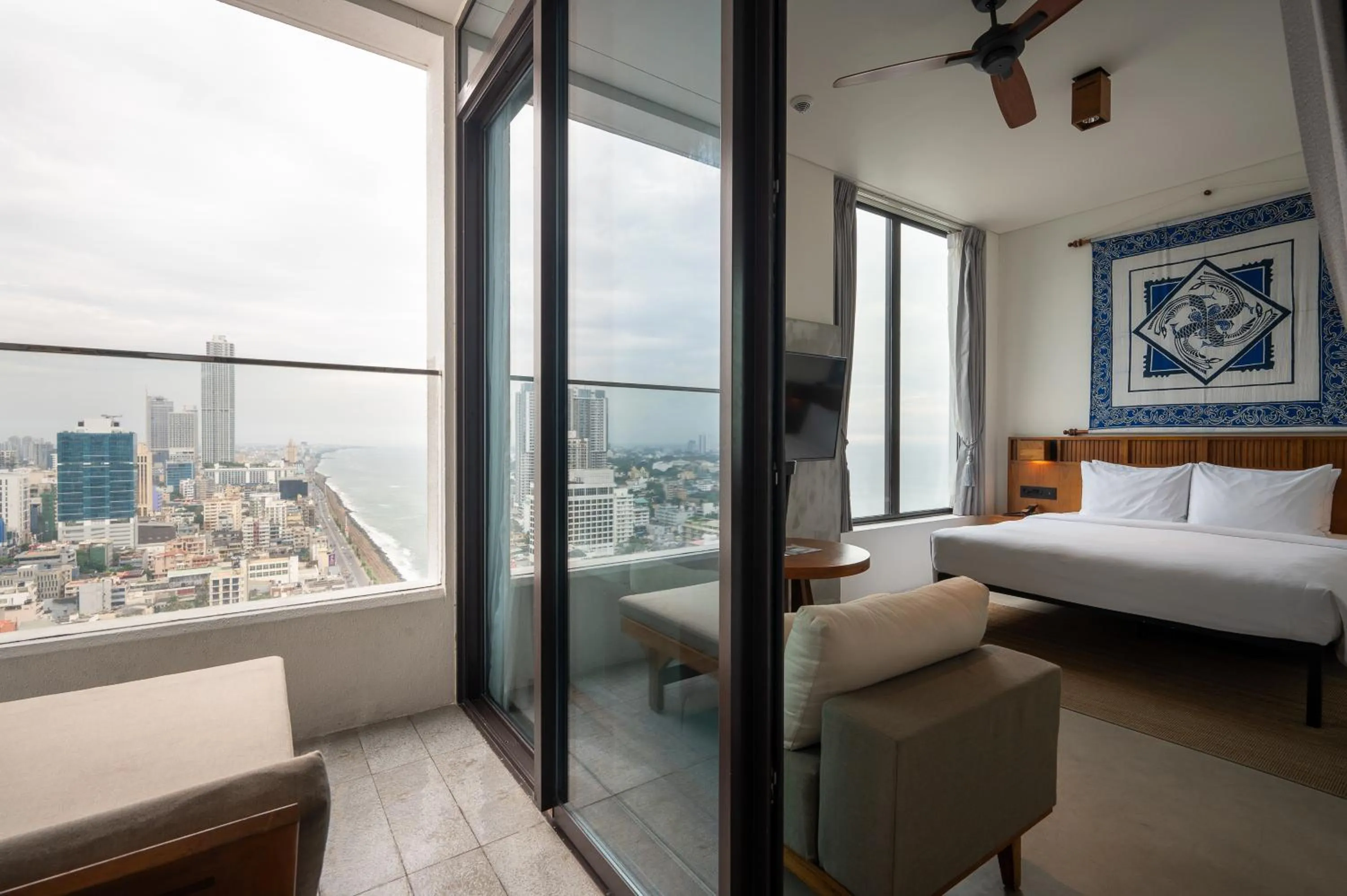 Bed in Granbell Hotel Colombo