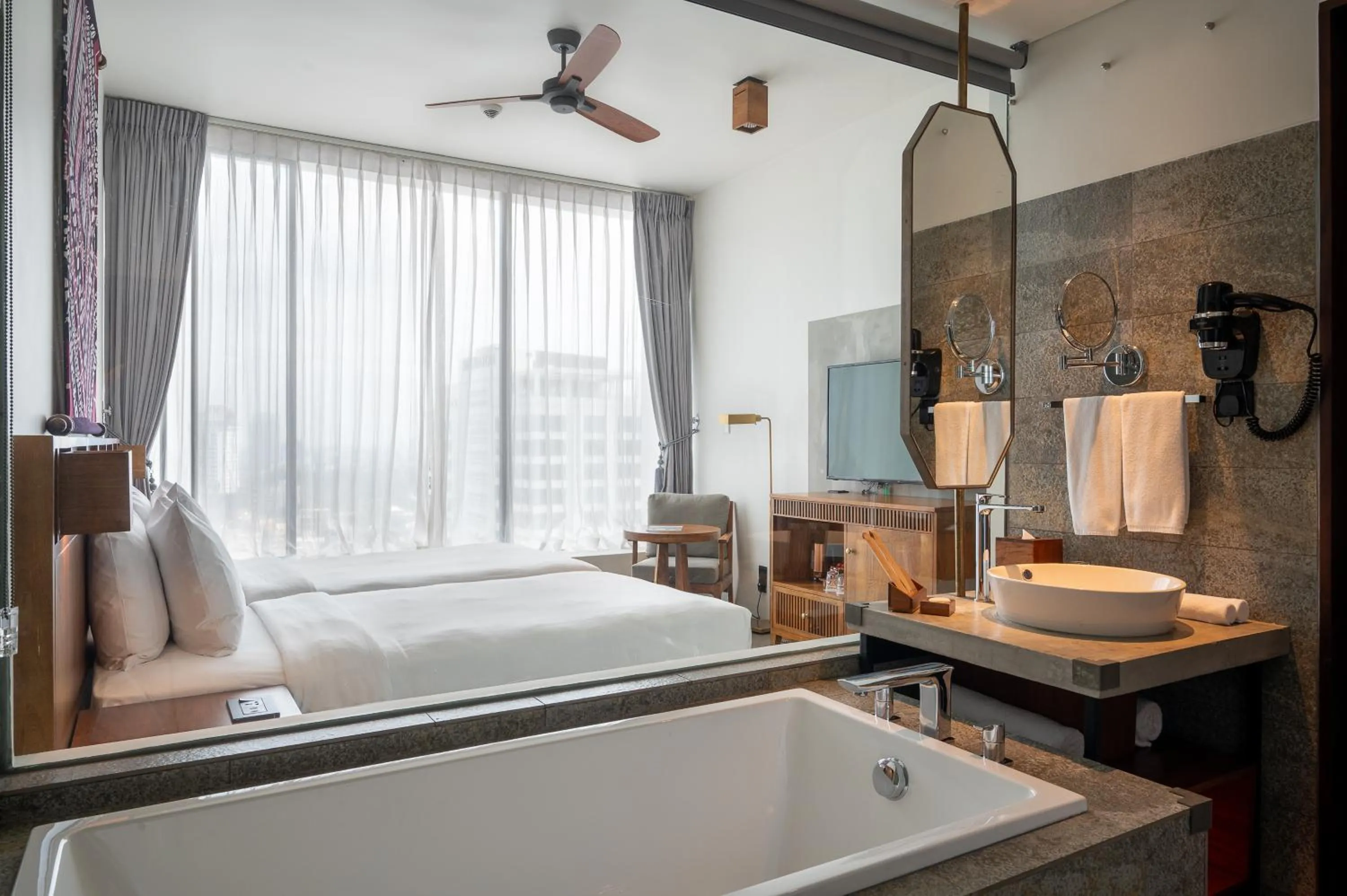 Bed in Granbell Hotel Colombo