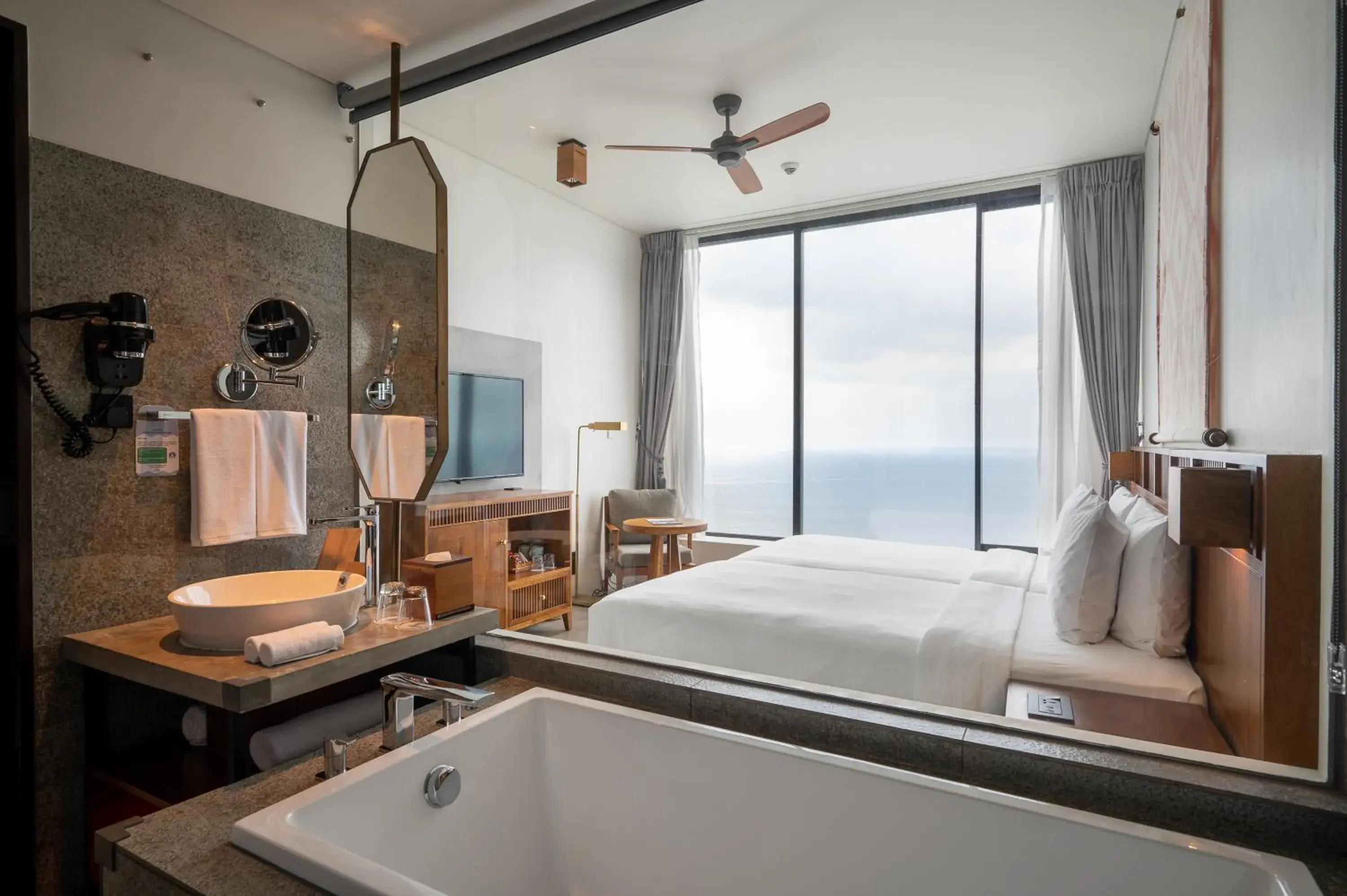 Standard Double Sea View with 15% off Laundry in Granbell Hotel Colombo Standard Double Sea View with 15% off Laundry in Granbell Hotel Colombo