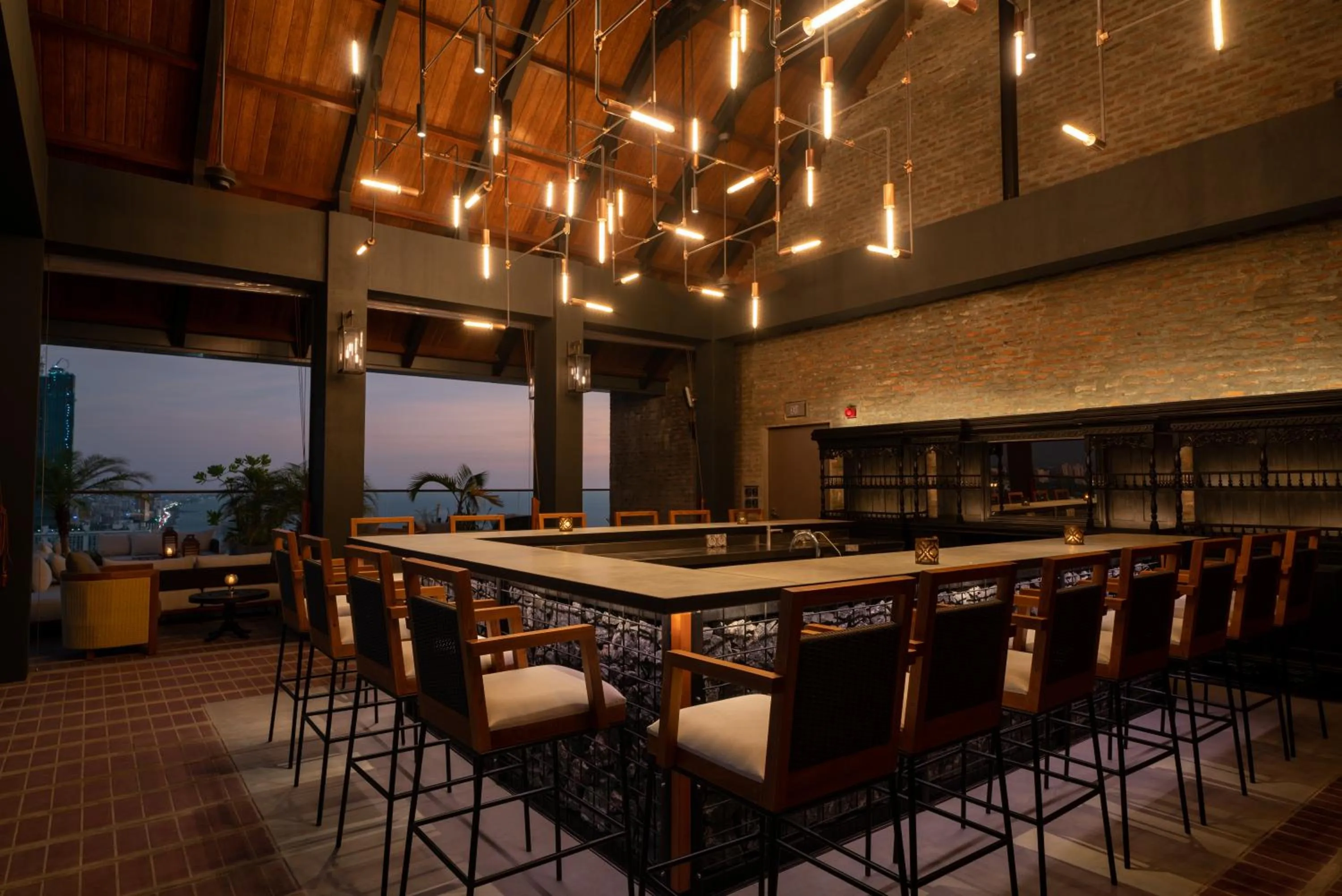 Lounge or bar in Granbell Hotel Colombo