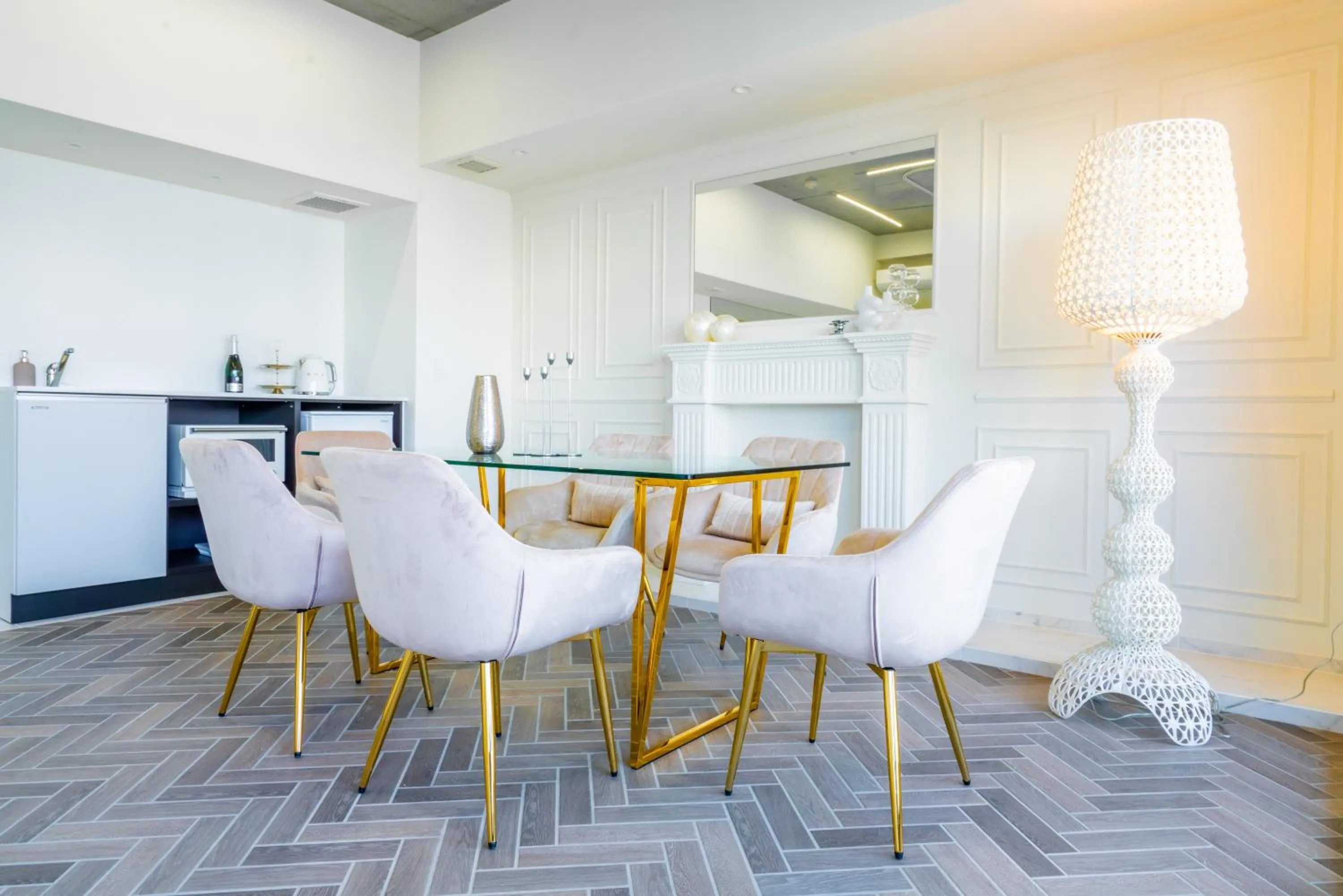 Kitchen or kitchenette in Randor Hotel Hiroshima Prestige