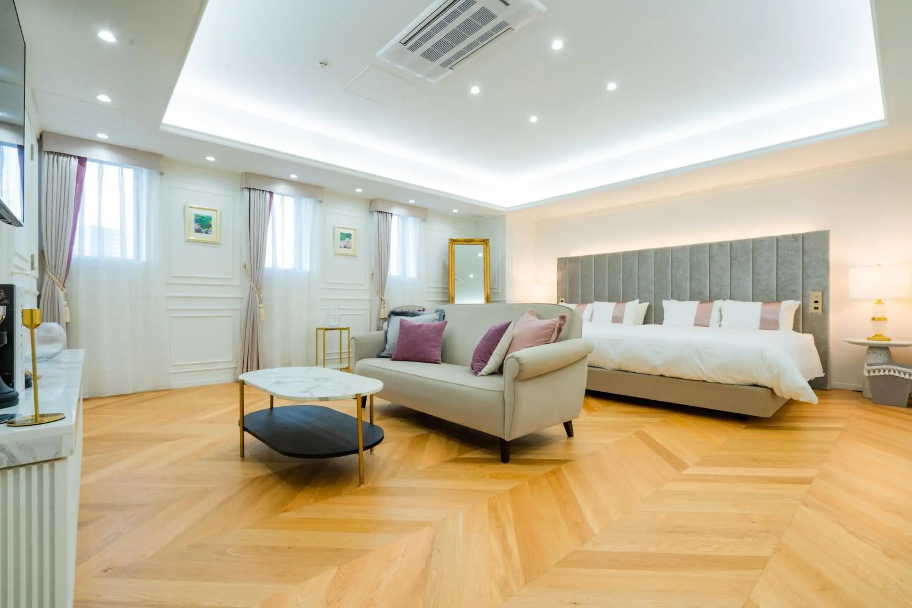 Seating area, Bed in Randor Hotel Hiroshima Prestige Seating area, Bed in Randor Hotel Hiroshima Prestige