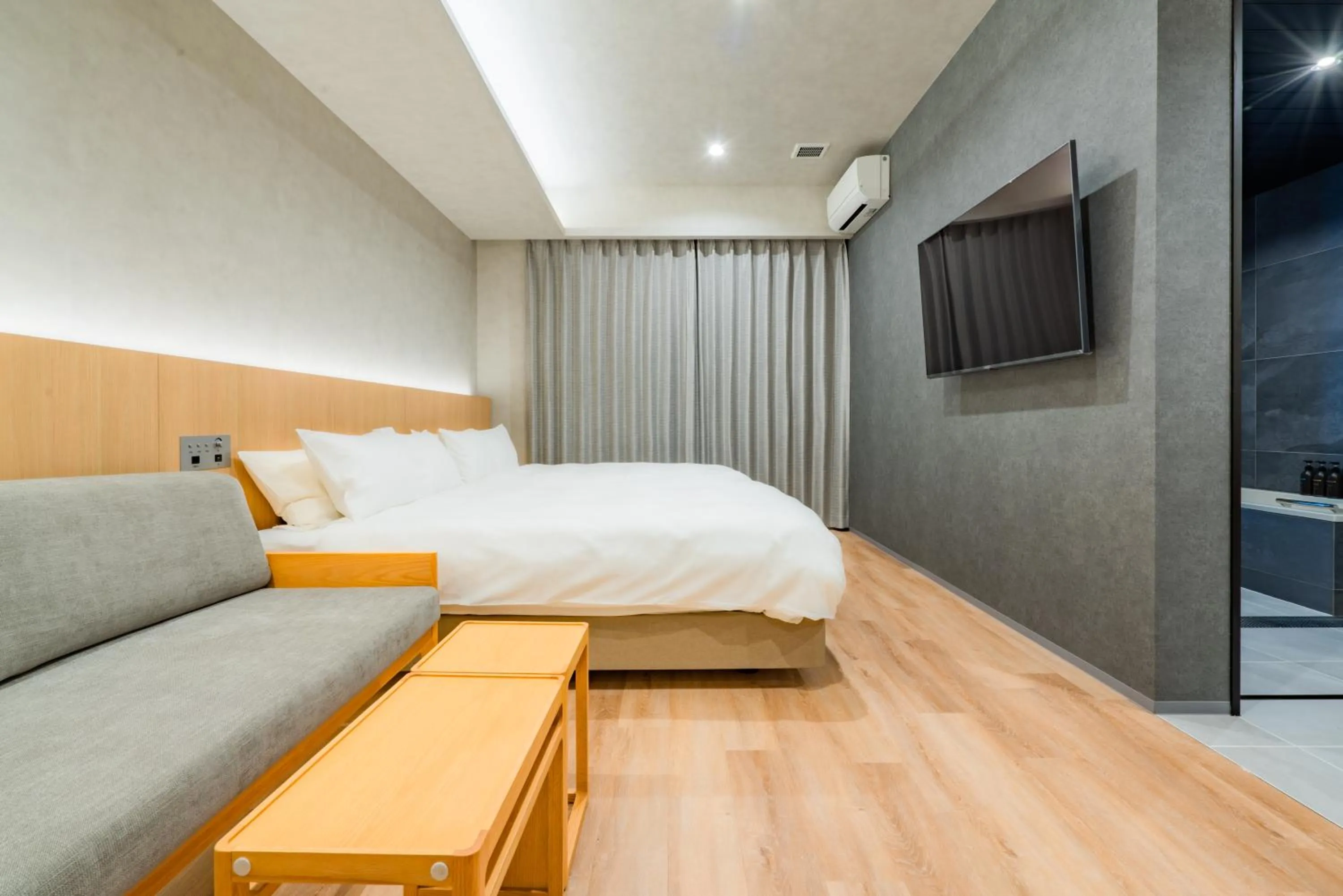 TV and multimedia, Bed in Randor Hotel Hiroshima Prestige