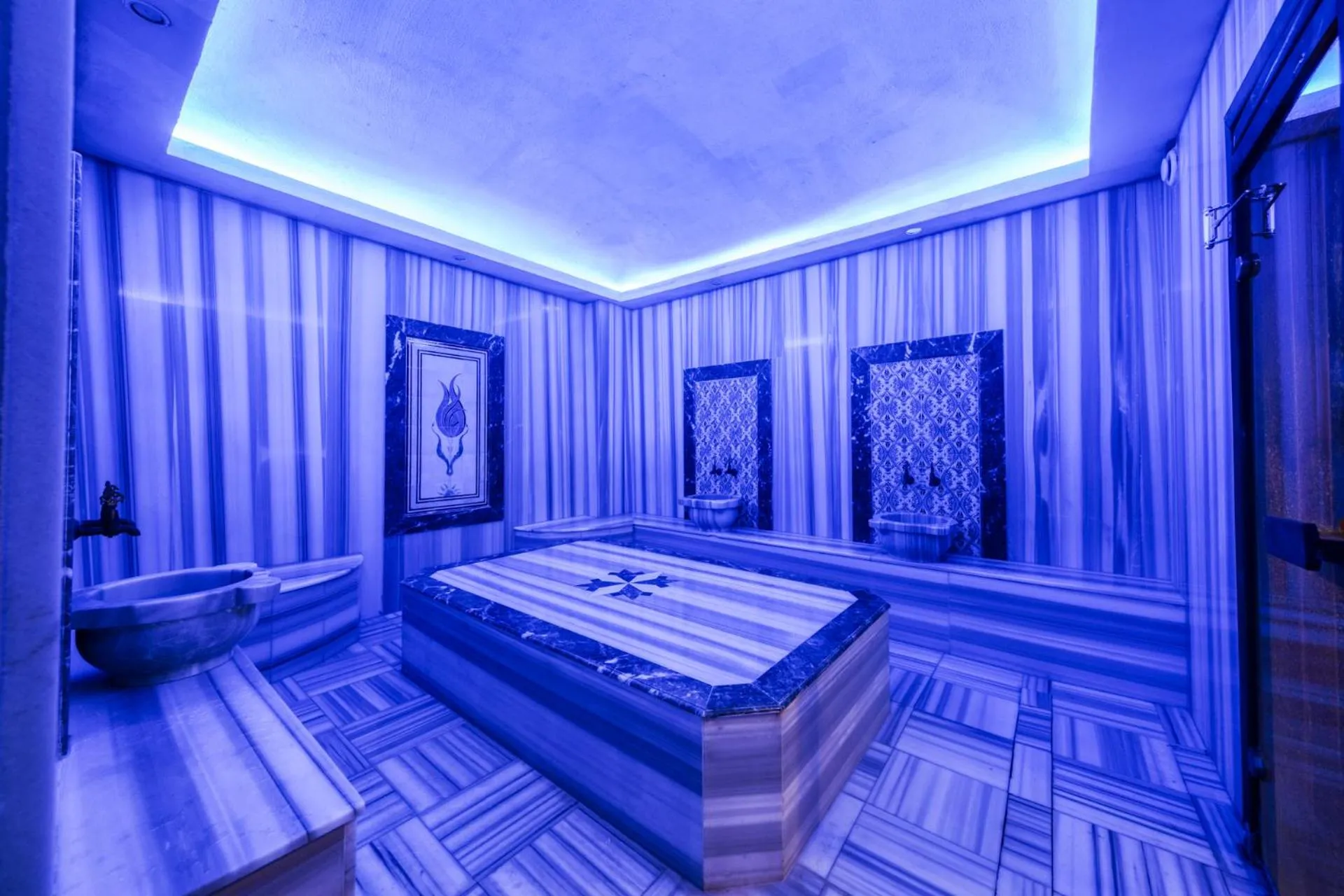 Public Bath in Zin D Sefin Aparts