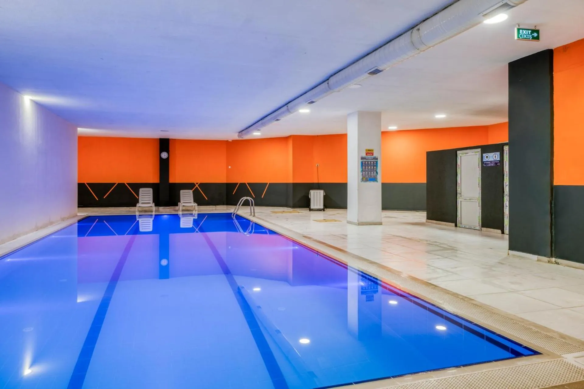 Swimming pool in Zin D Sefin Aparts