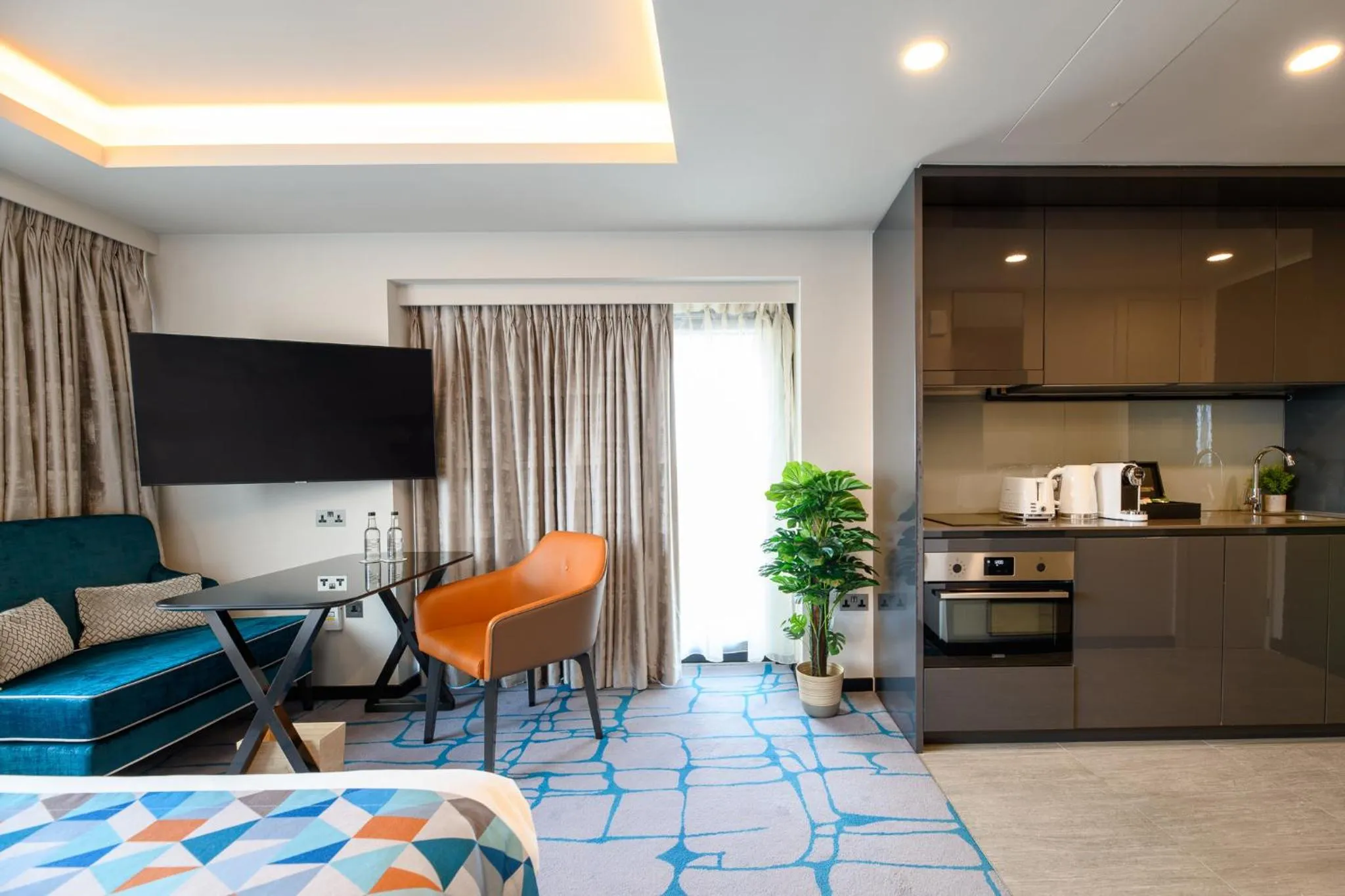 TV and multimedia in Dao by Dorsett West London