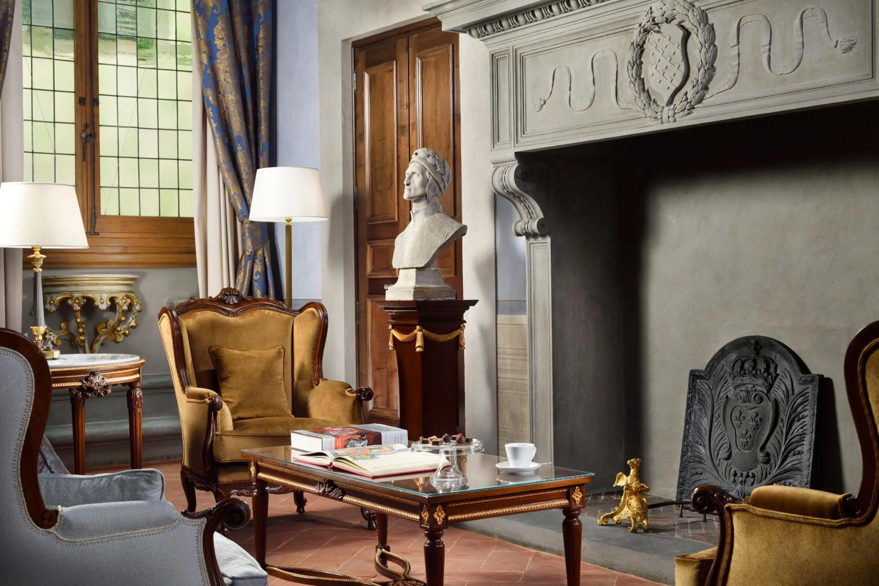 Living room in Palazzo Portinari Salviati Residenza D'Epoca