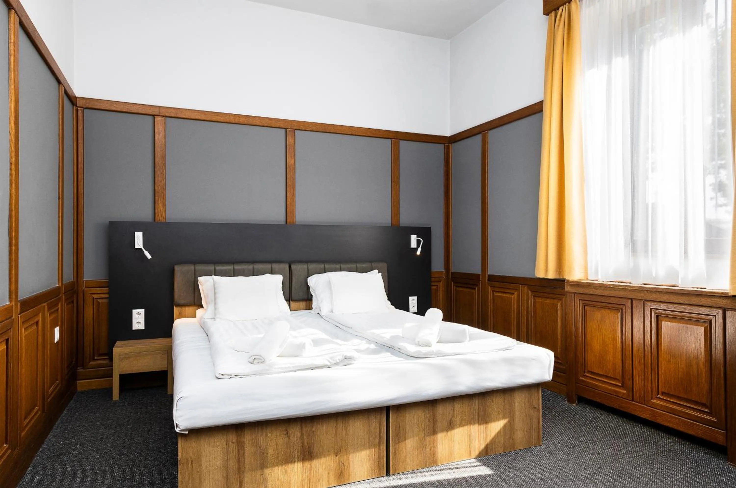 Bedroom, Bed in Svájci Lak Panzió