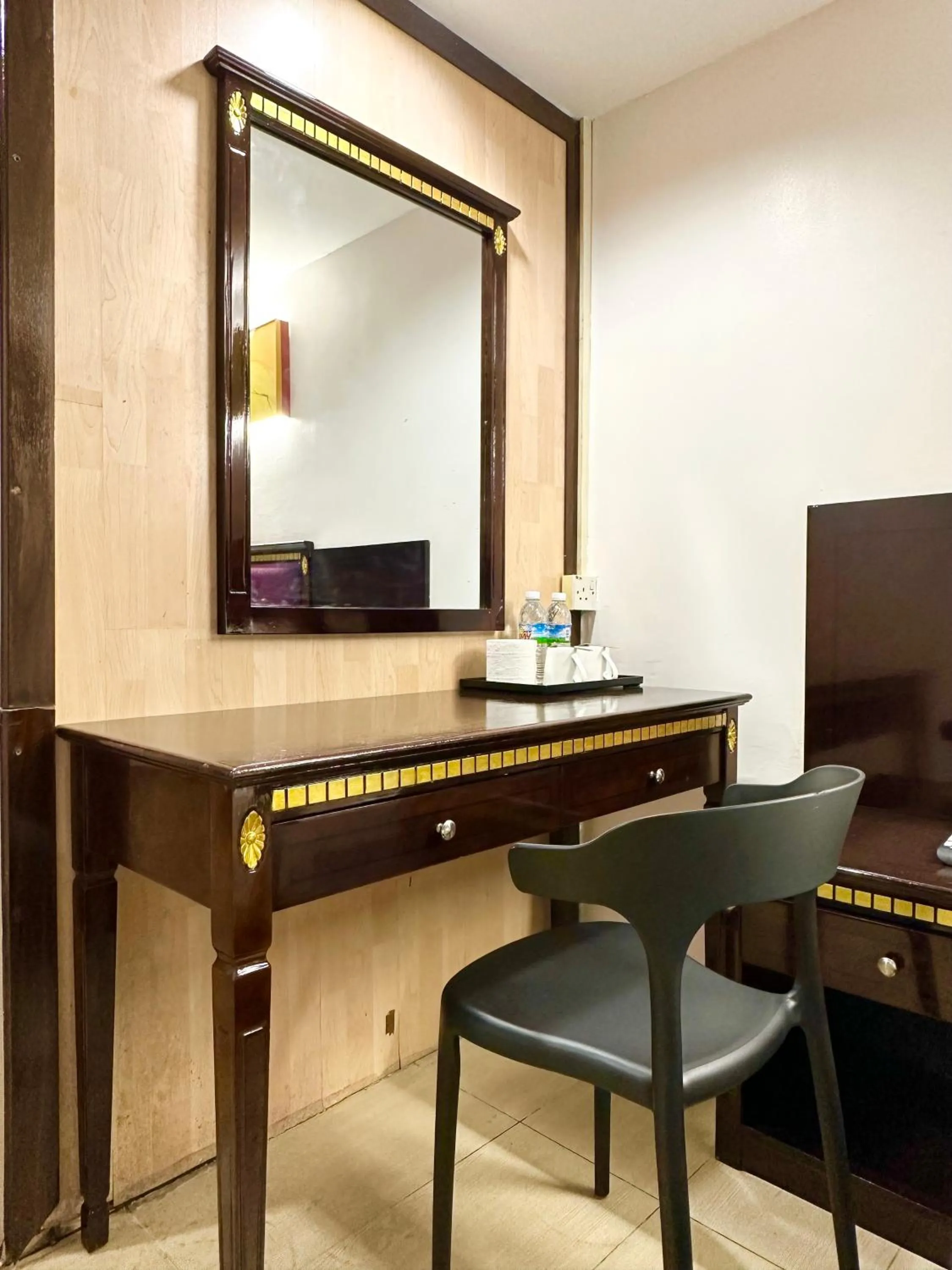 hair dresser in VALLEY HOTEL